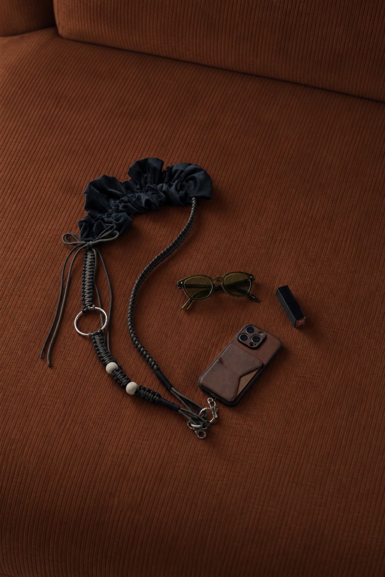 【残り3点!!】bi-tone frill velour strap Black