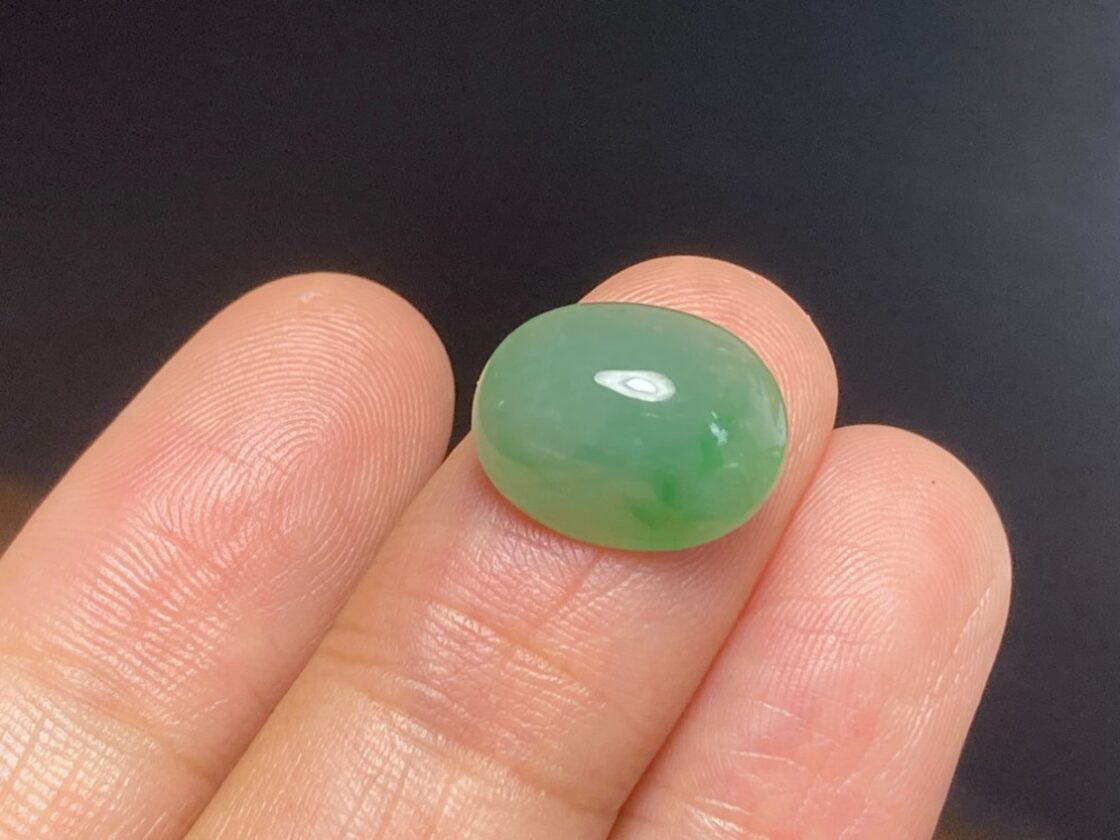 R23-71 ミャンマー産 天然 A貨 本翡翠 ルース 裸石 硬玉 ジェダイト  