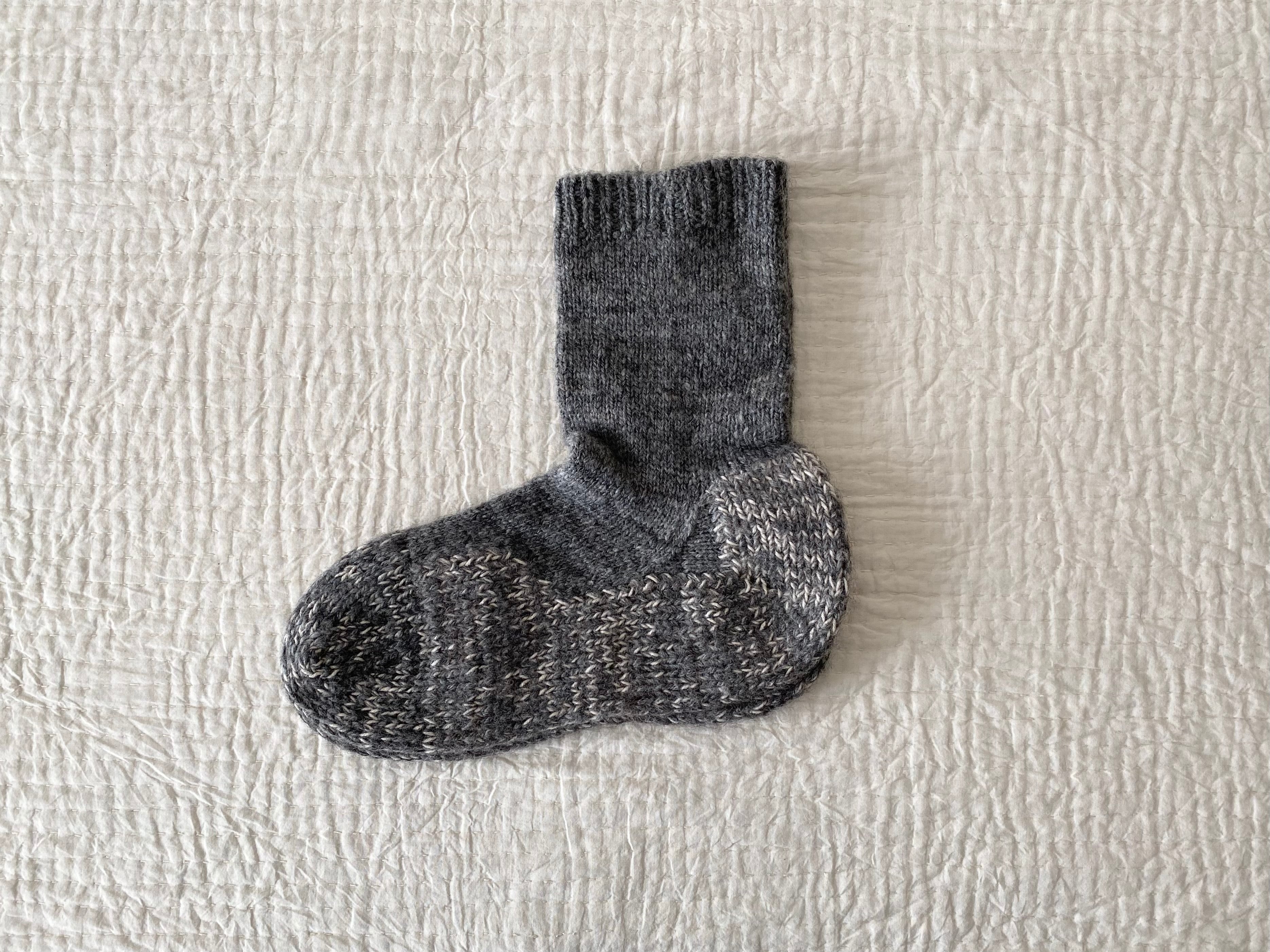 PUENTE プエンテ　Rueca グレー手紡ぎセーター PUENTE プエンテ Rueca グレー手紡ぎセーター - メルカリ