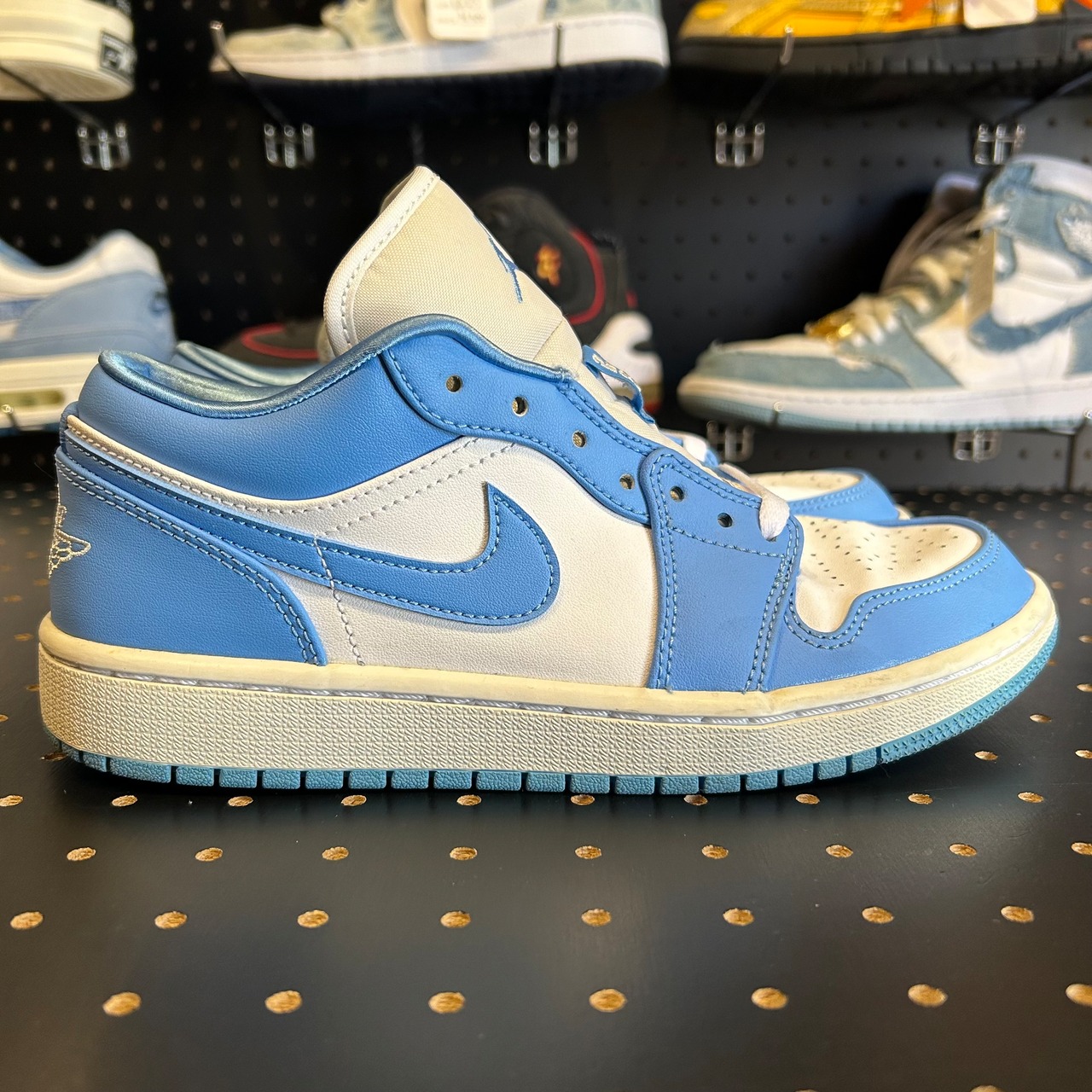 NIKE WMNS AIR JORDAN 1 LOW "UNC" US8/25cm