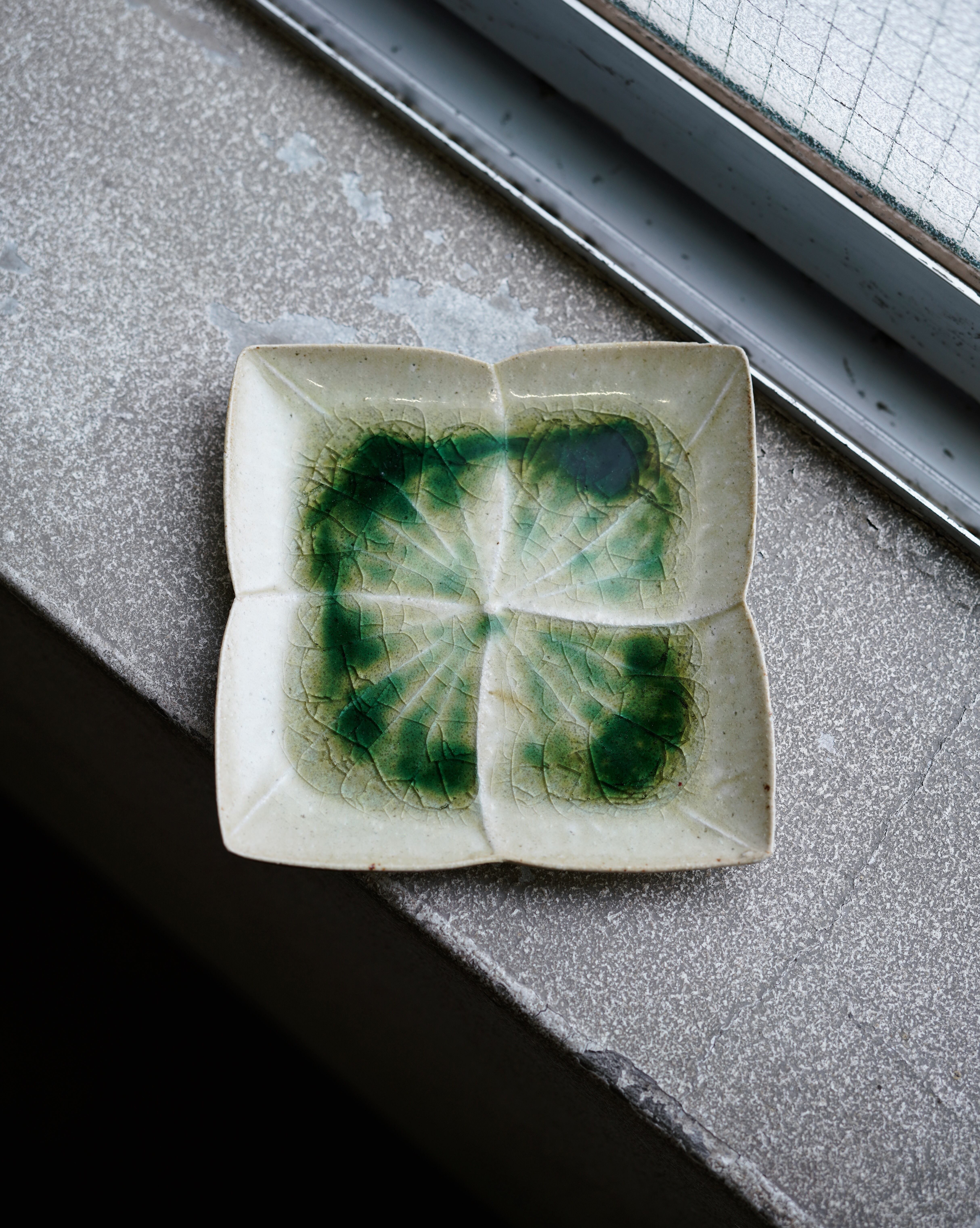 緑釉紫陽花形四方小皿 / 雪ノ浦裕一