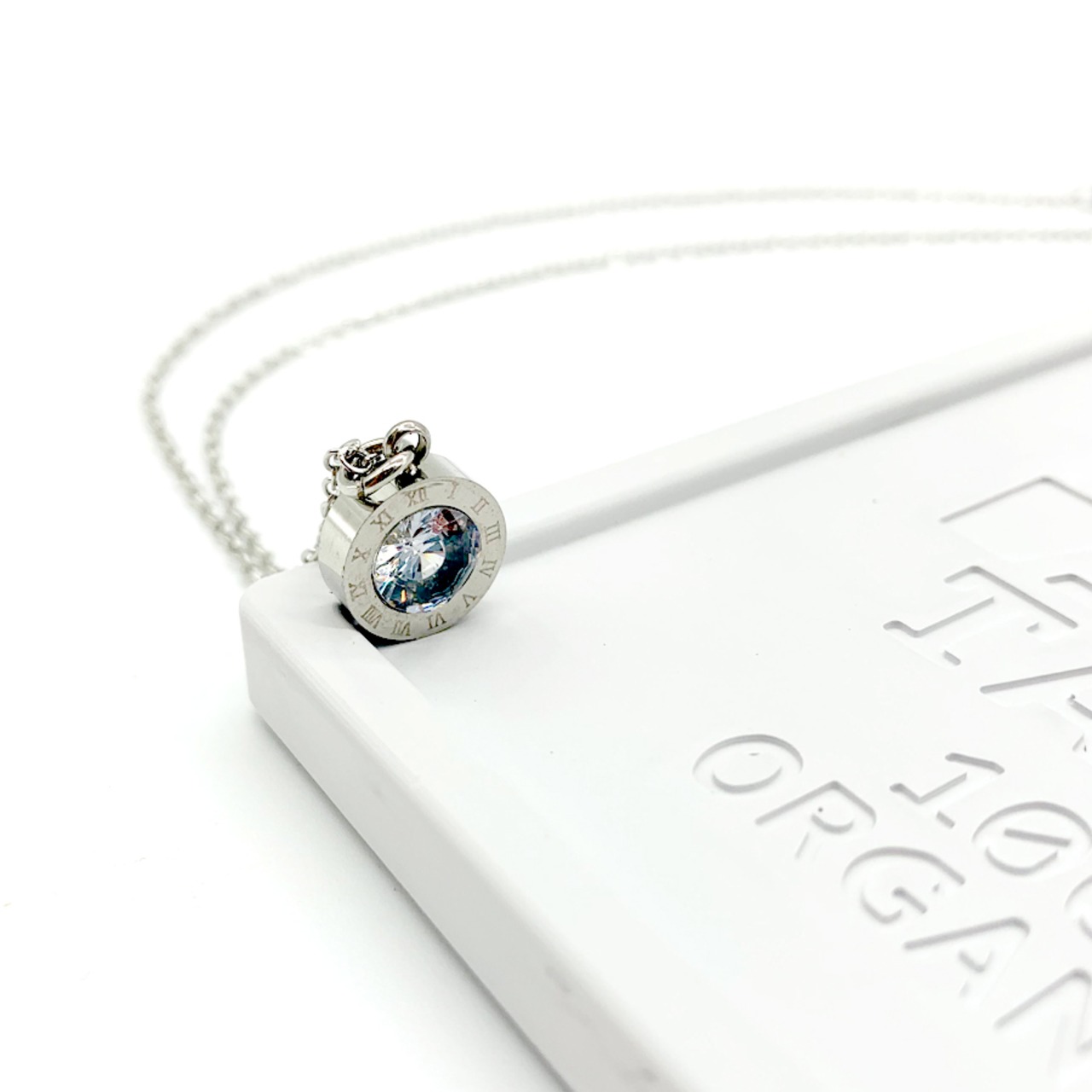 ストーンローマナンバーネックレス