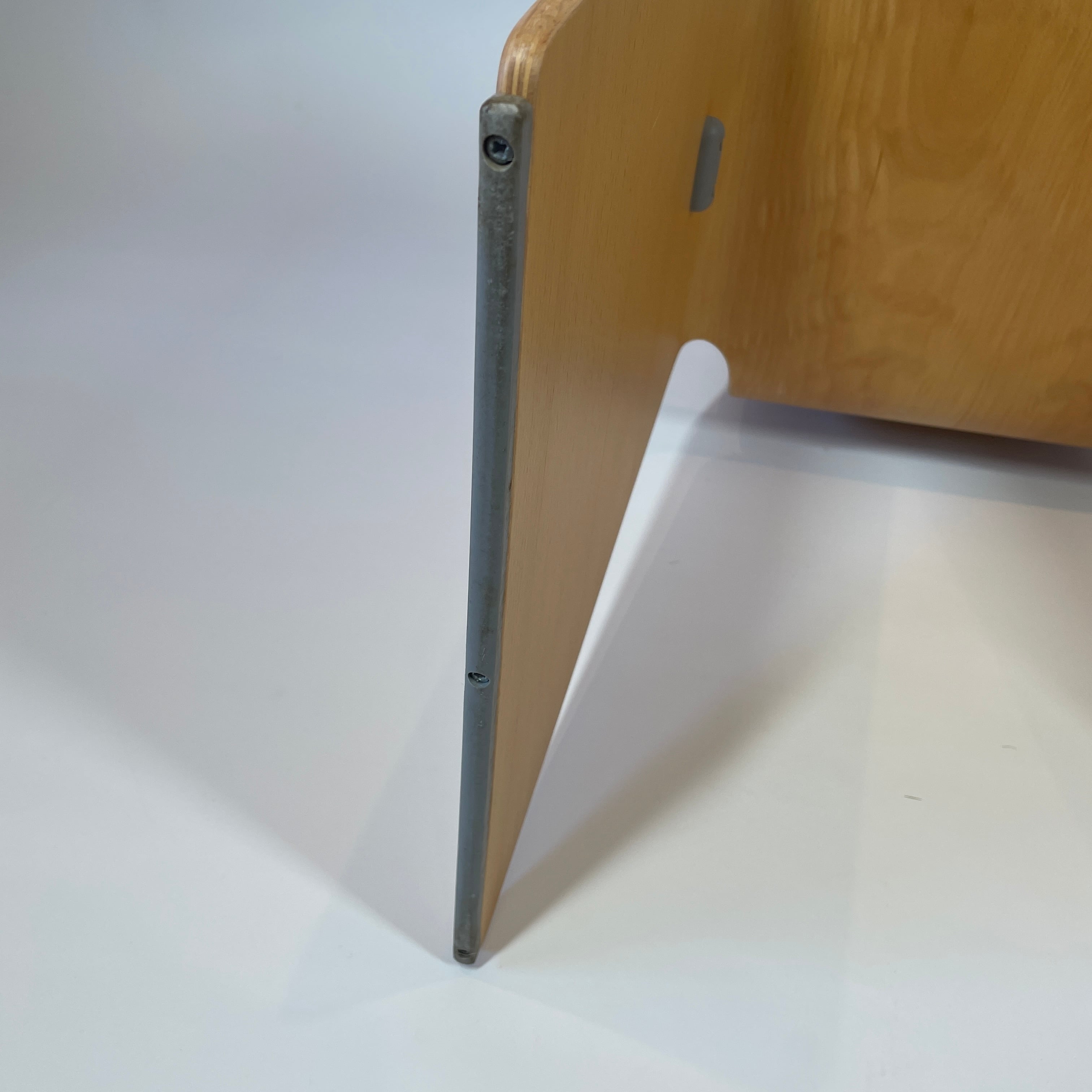 NXT chair by Peter Karpf | KOHSEKI