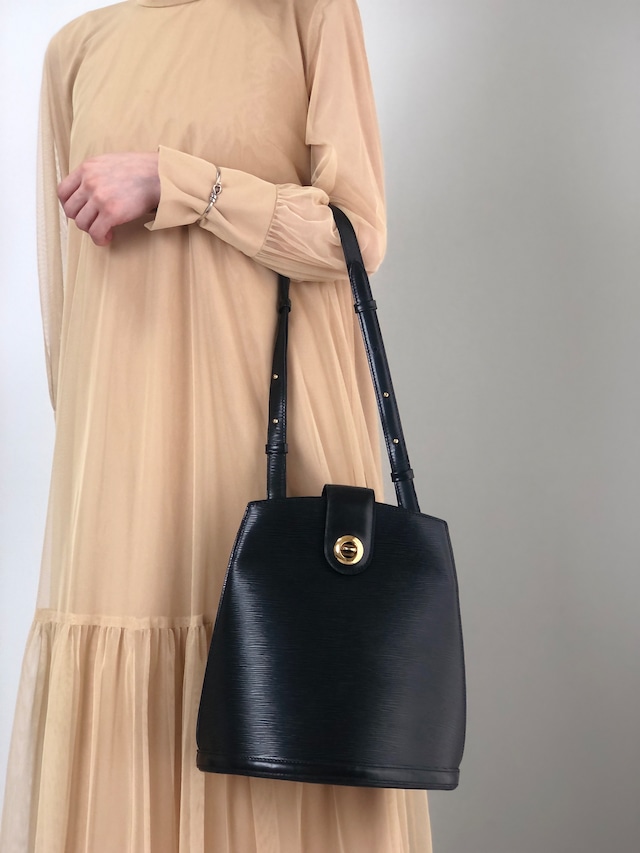 LOUIS VUITTON ルイヴィトン エピ ショルダーバッグ ブラック レザー クリュニー M52252 vintage ヴィンテージ オールド hcpiyg