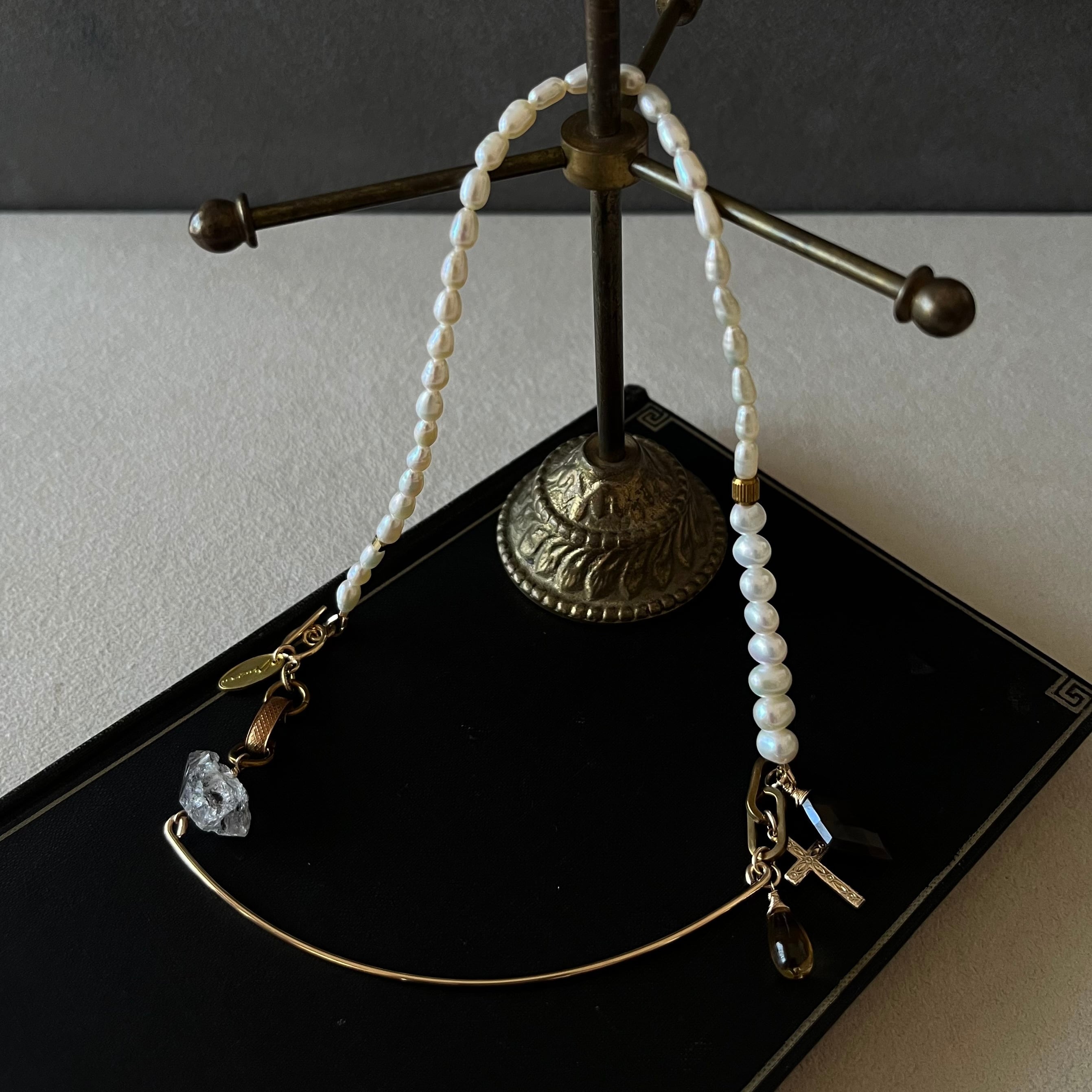 パールバングルネックレス