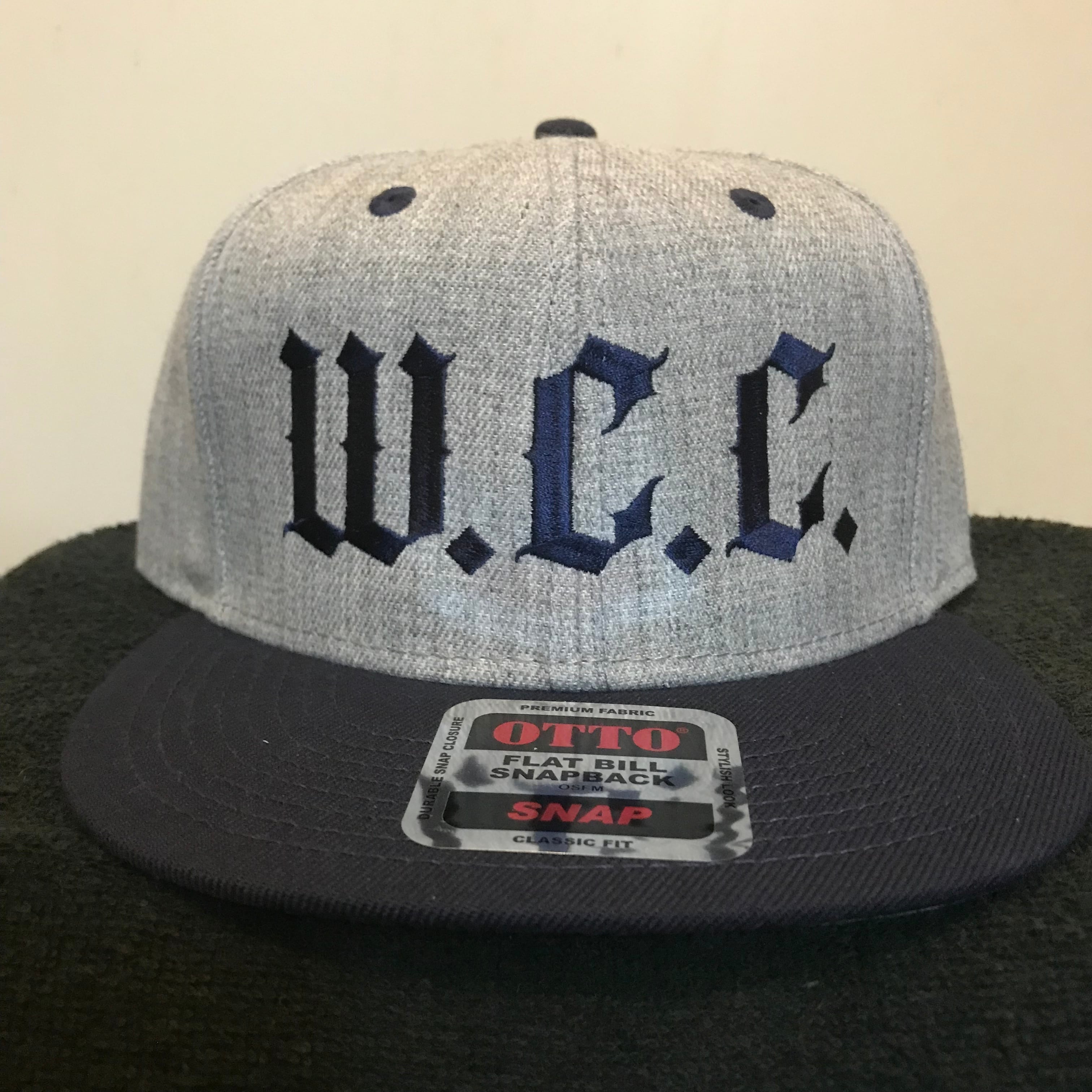 W.C.C. オールドイングリッシュスナップバックキャップ - 帽子