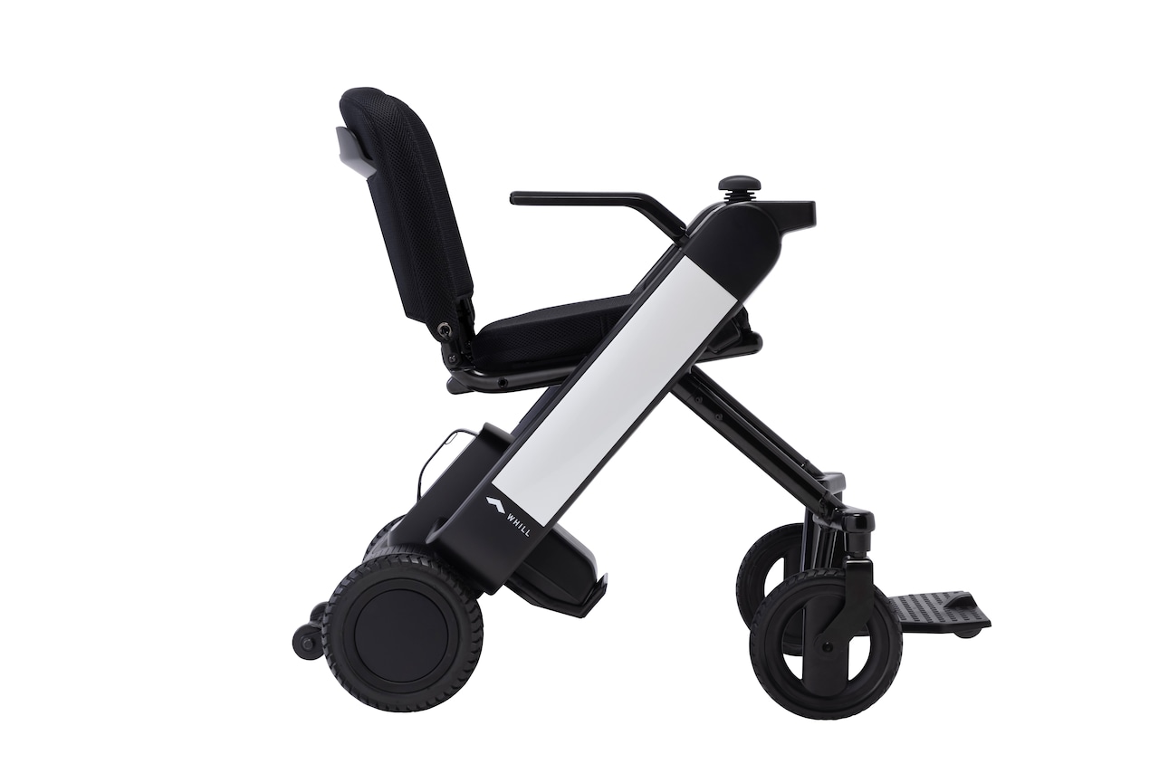 【軽量型の折りたためる】 WHILL Model F 電動車椅子（非課税）