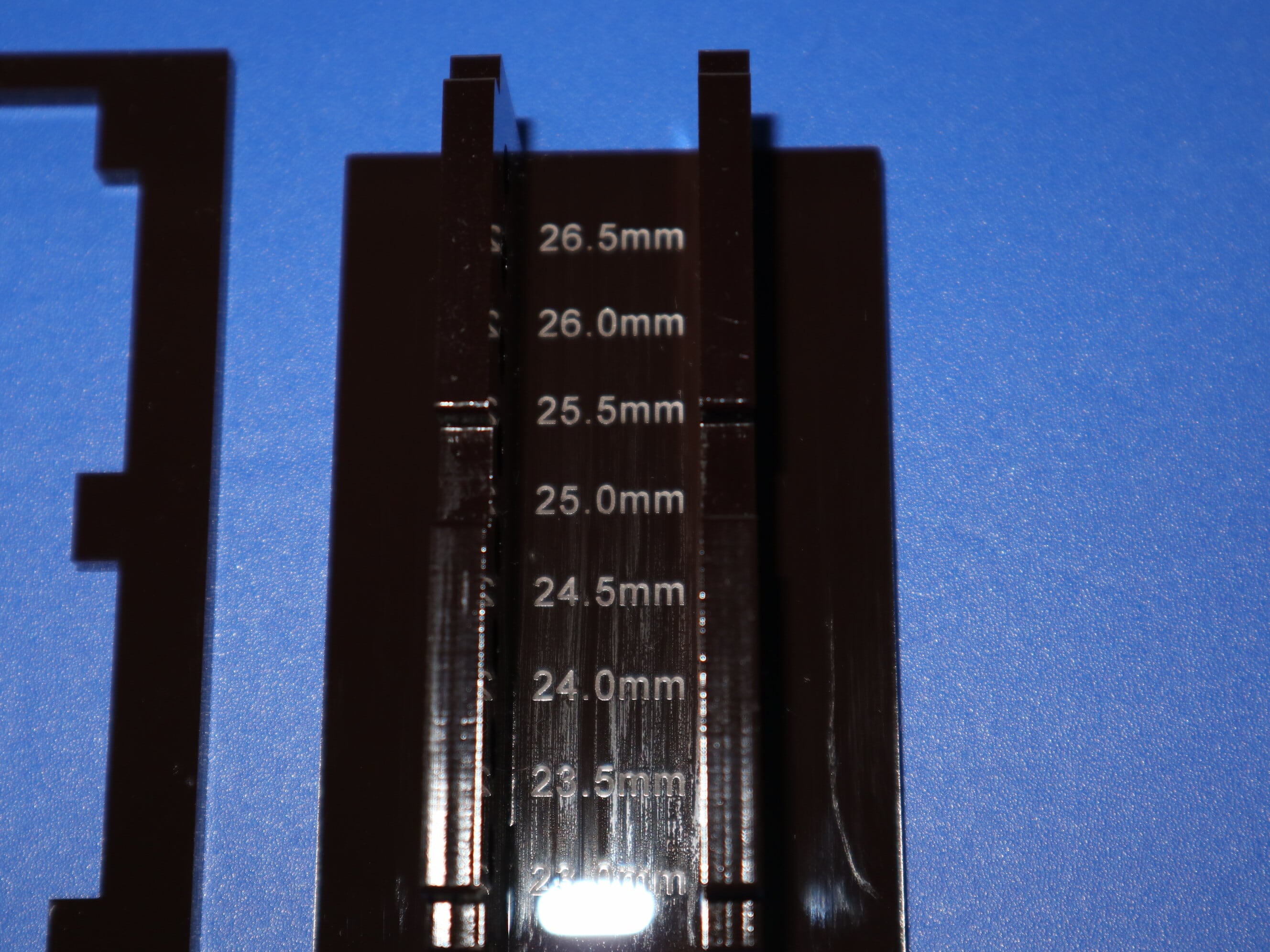 ミニ四駆 タイヤ加工ガイド 新色チョコレートブラウンアクリル製