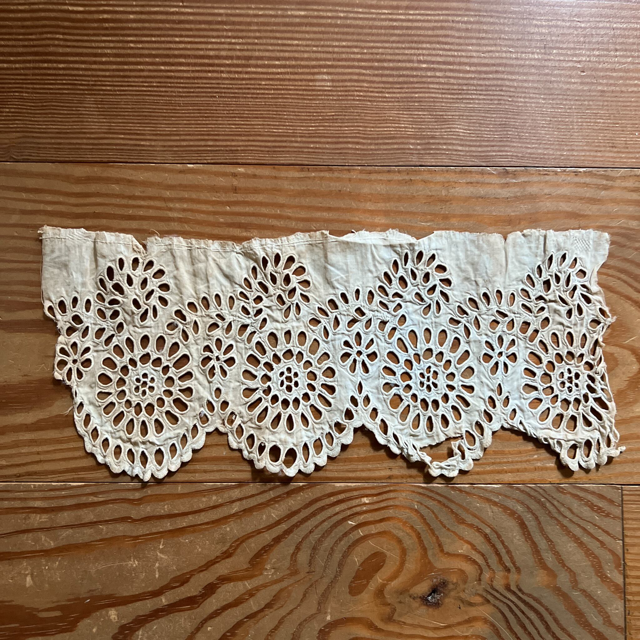 古いレース(B) ハギレ ドイリー フランスアンティーク ヴィンテージ