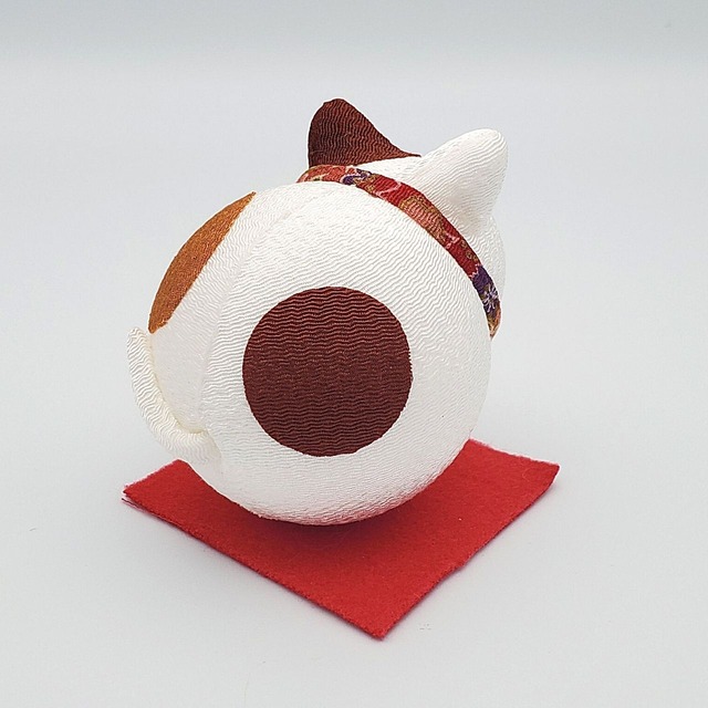 ちりめんのコロコロ猫！(三毛)