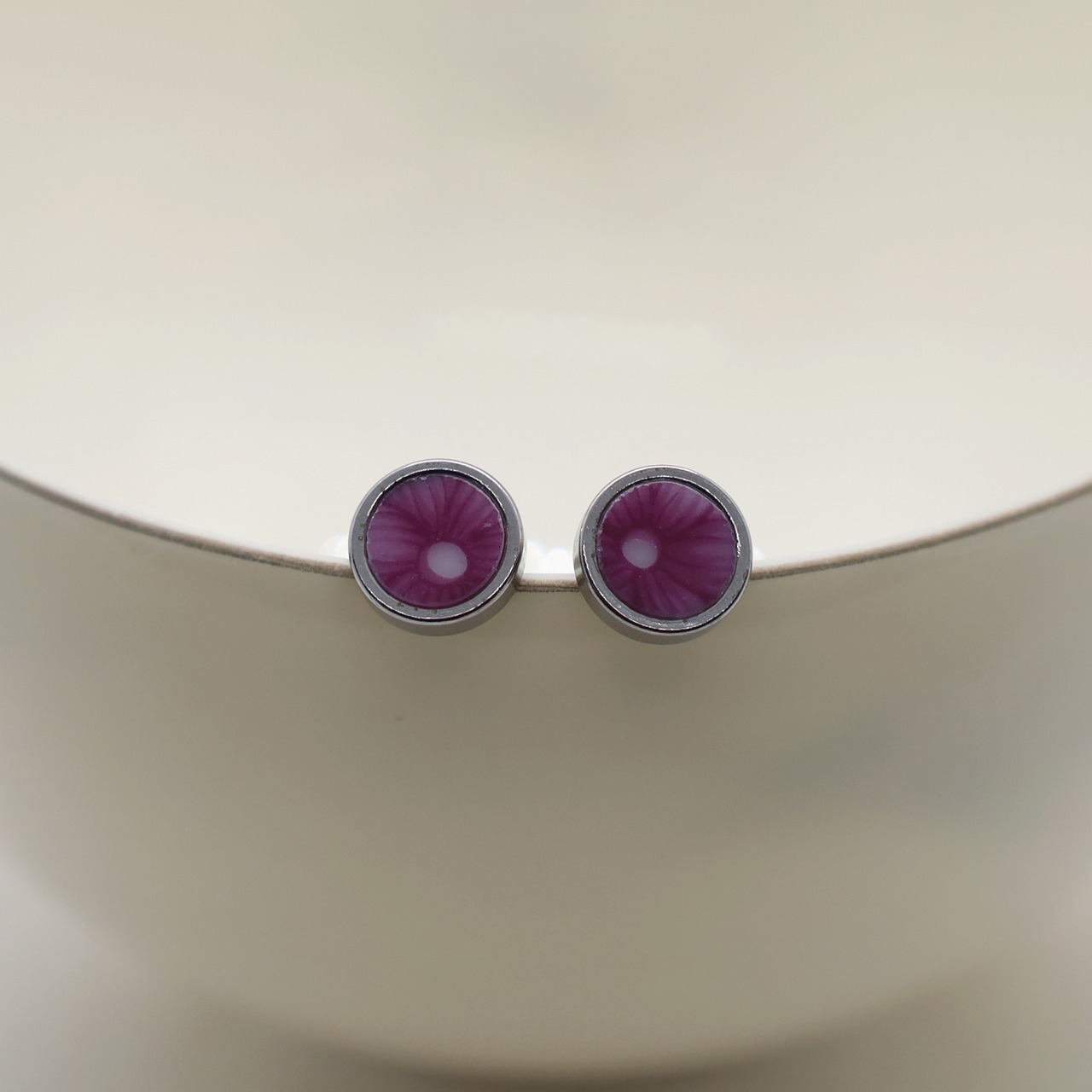 Stud earrings2