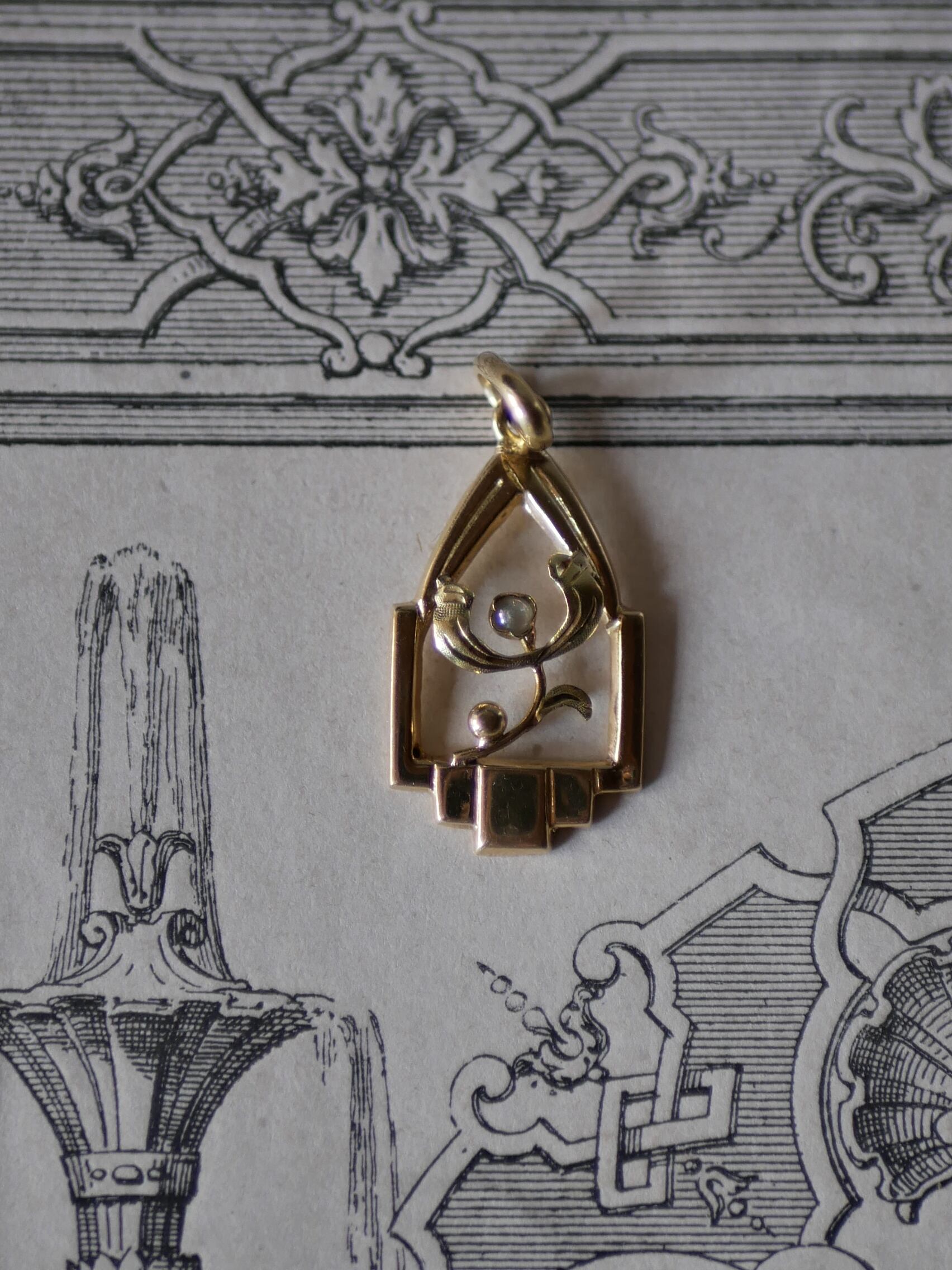 FN-07 K18 ネックレストップ 宿り木 アールデコ ペンダントトップ フランスアンティーク