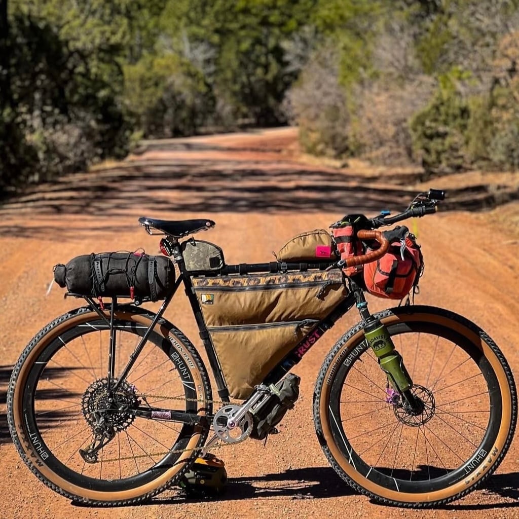 CRUST BIKES】EVASION FRAME SET(GALAXY BLACK) | Humhumhug