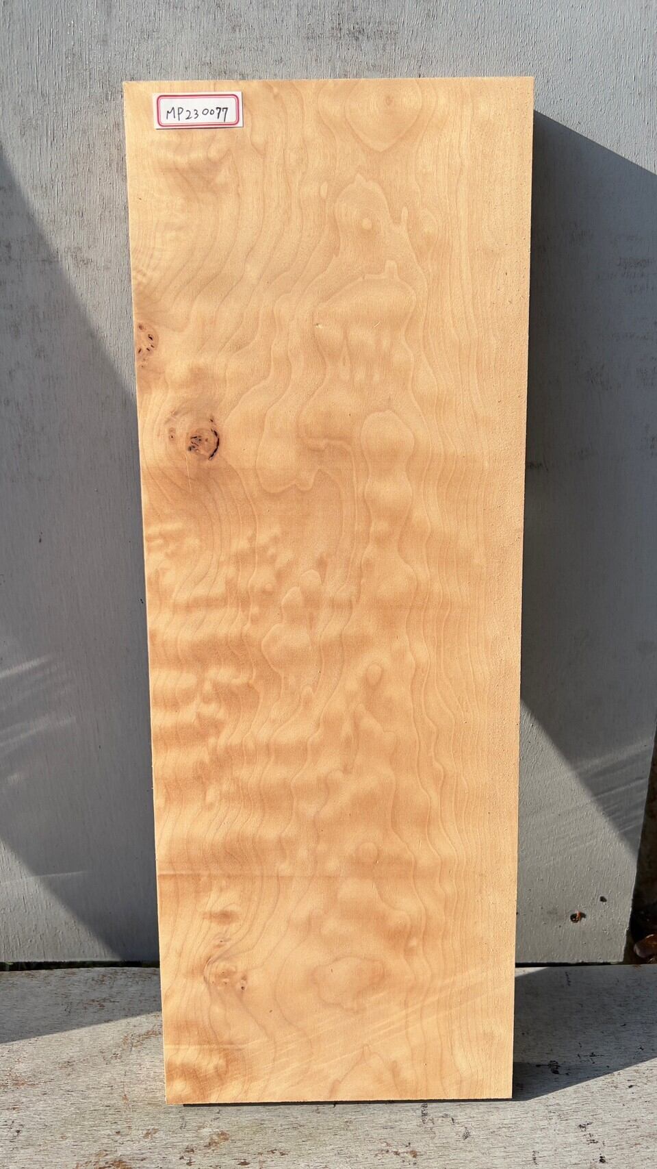 キルティッドメープル木材