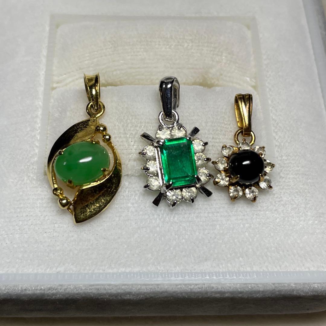 糸魚川青翡翠　１８金ペンダント１２mmx１０mm K18糸魚川青翡翠 10x12mm ペンダント K18糸魚川青翡翠 10x12mm