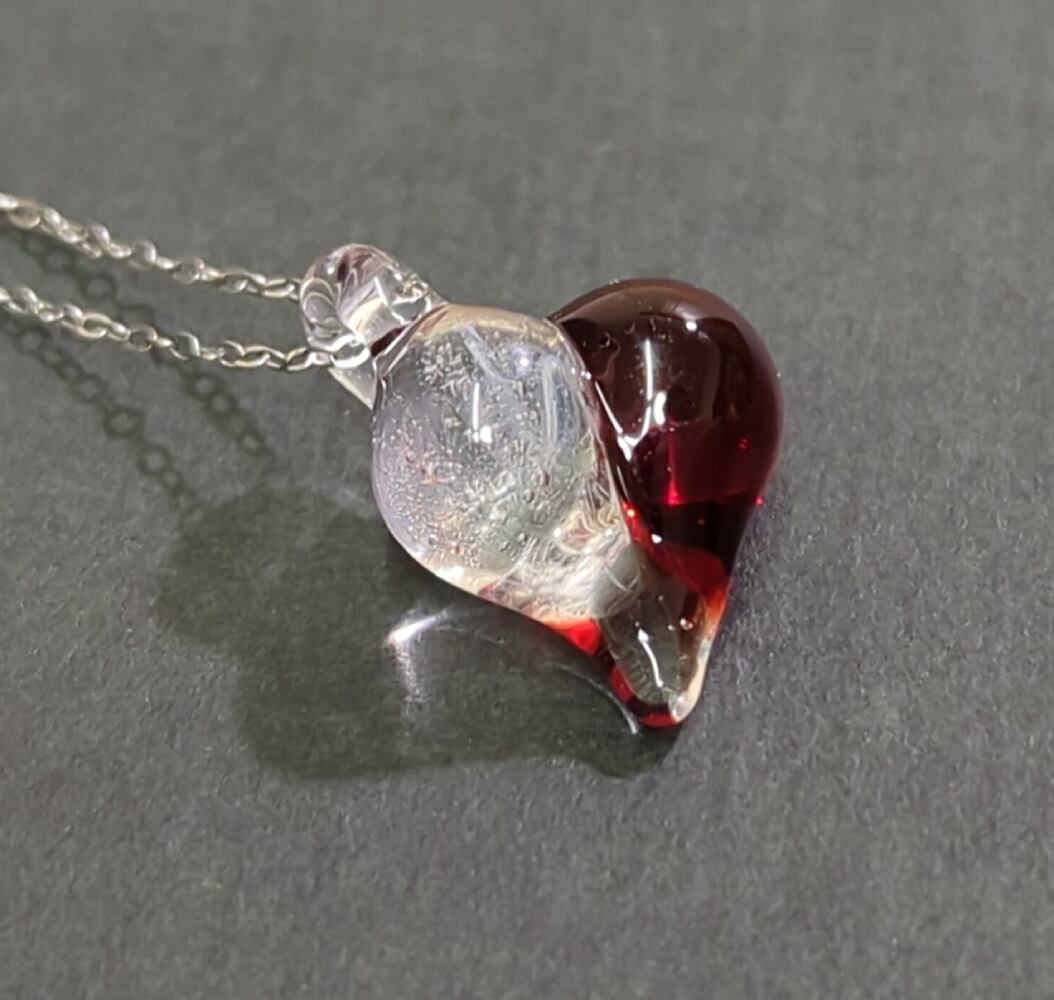 こころの形 遺骨ガラス ハートのネックレス（Red） | glass with