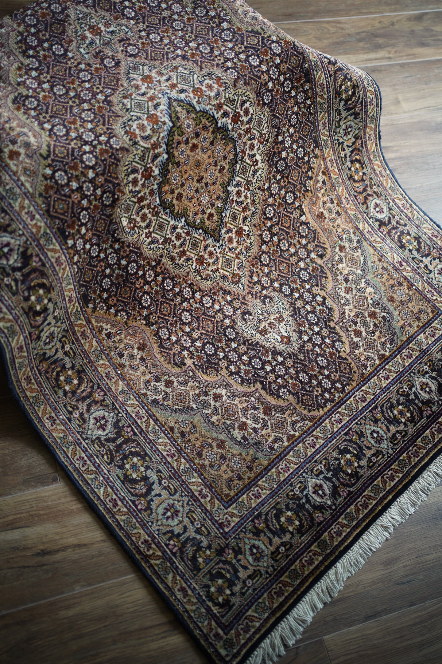 609】Vintage Persian Tabriz rug 1970's | ヴィンテージラグ専門店