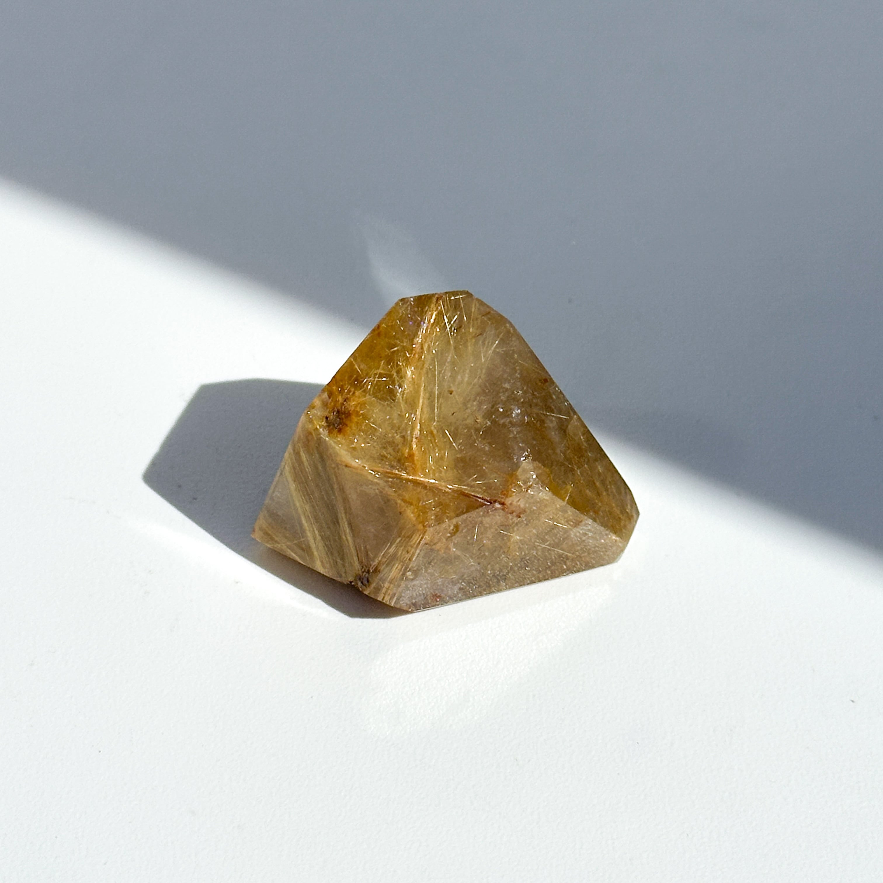 ルチルインクォーツ フリーフォーム52◇ Rutile in Quartz◇天然石・鉱物・パワーストーン・インテリア