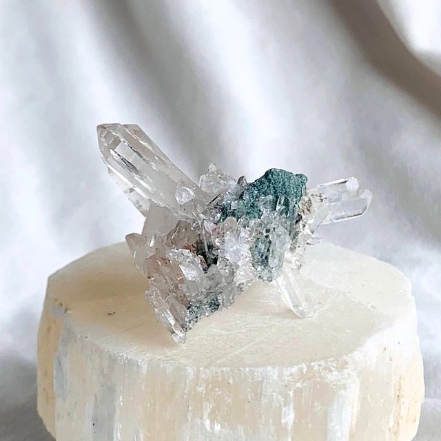 コロンビア サンタンデール産 リチウムクオーツクラスター 高品質 コロンビア サンタンデール産 水晶 クラスター 原石 | 天然石