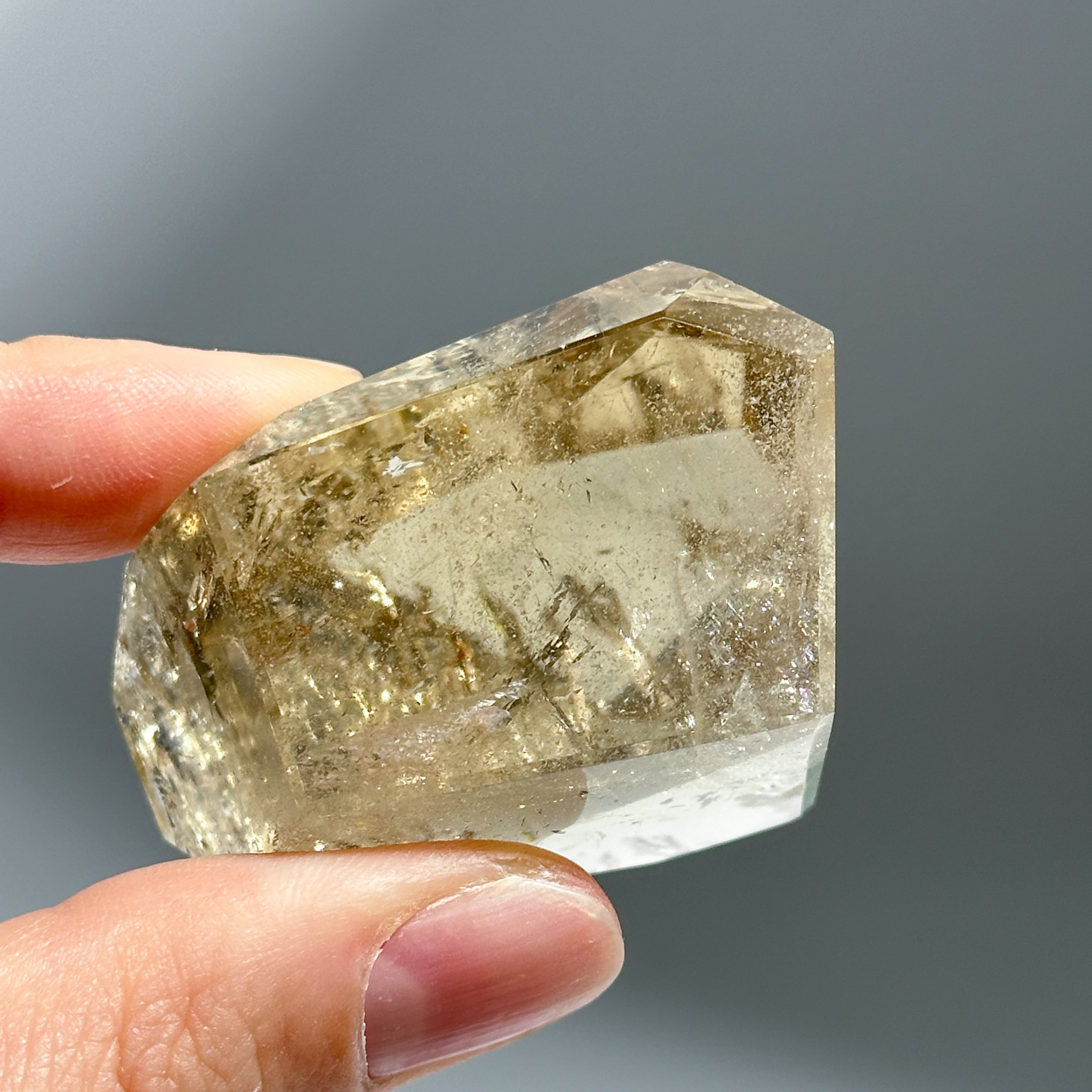 虹◎シトリン（黄水晶） フリーフォーム55◇ Citrine ◇ 天然石・鉱物