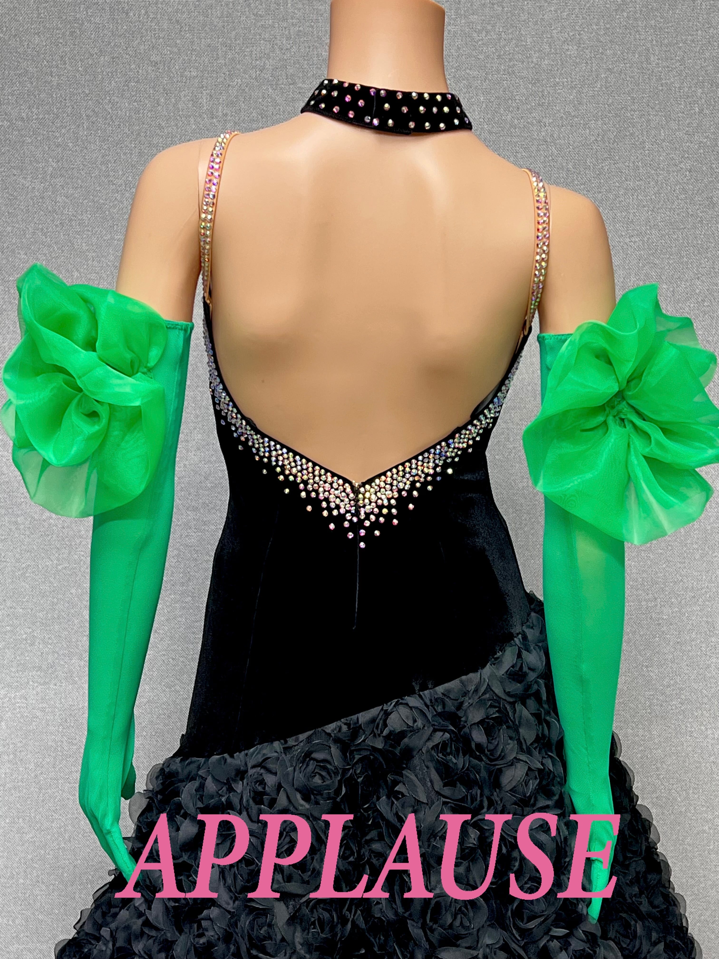 【新着】社交ダンス ドレス　 スタンダード　 モダンドレス　 ブラック（ベルベット、緑バラグローブ）　M　ST-25-33　デモ・競技用ドレス　発表会衣装　パーティドレス　ワンピース 　舞台衣装