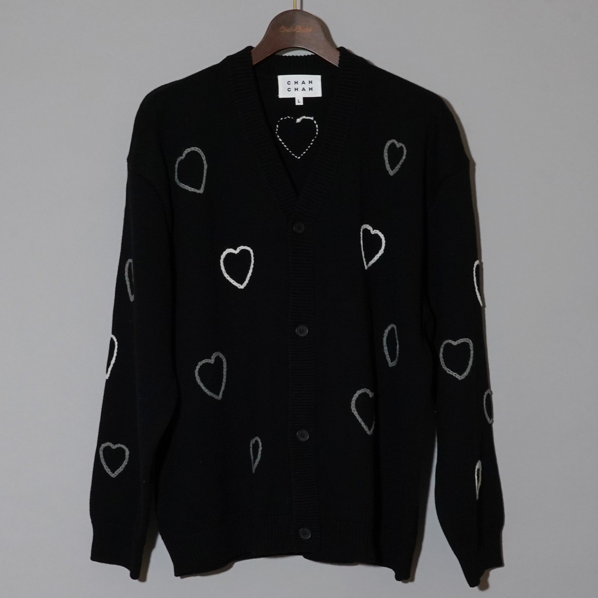 CC HAPPY HEARTFULL CARDIGAN -BLACK- | ChahChah | 公式通販サイト 