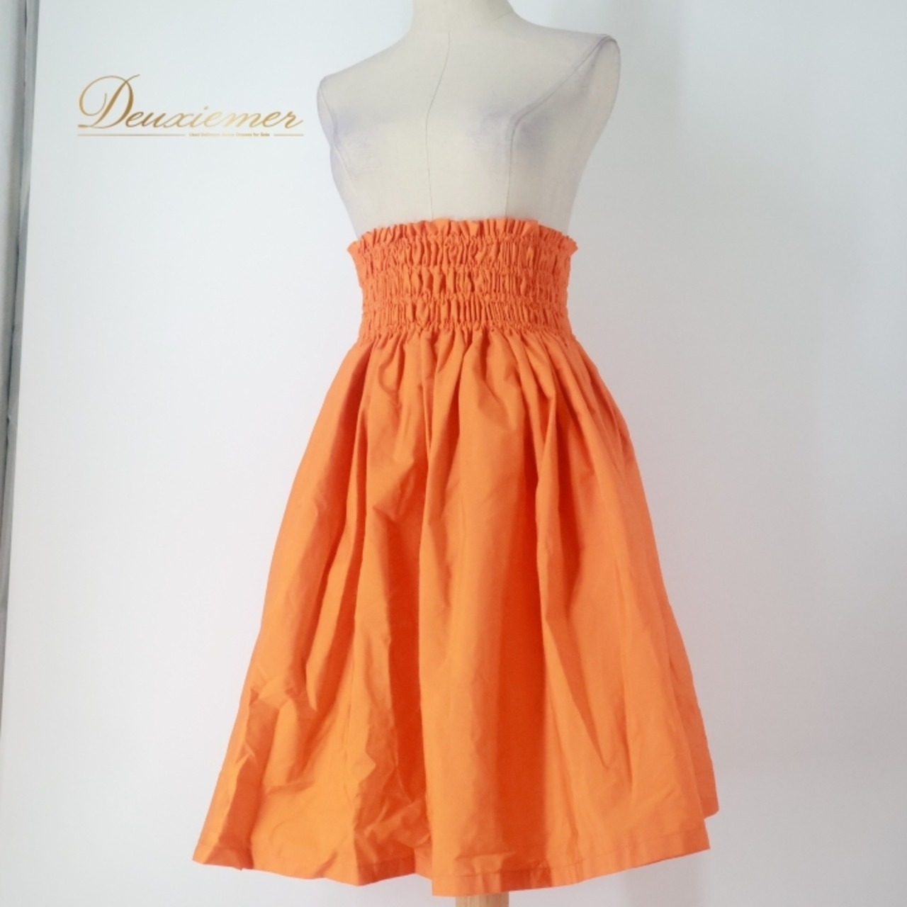 フラダンス 衣装 パウスカート オレンジ系 橙 無地 シンプル ハワイアン アロハ フラ ダンス レッスン 練習 シングル スカート 練習着 かわいい おしゃれ 上品 華やか 鮮やか フレア ふんわり 軽やか かわいらしい おしゃれ着