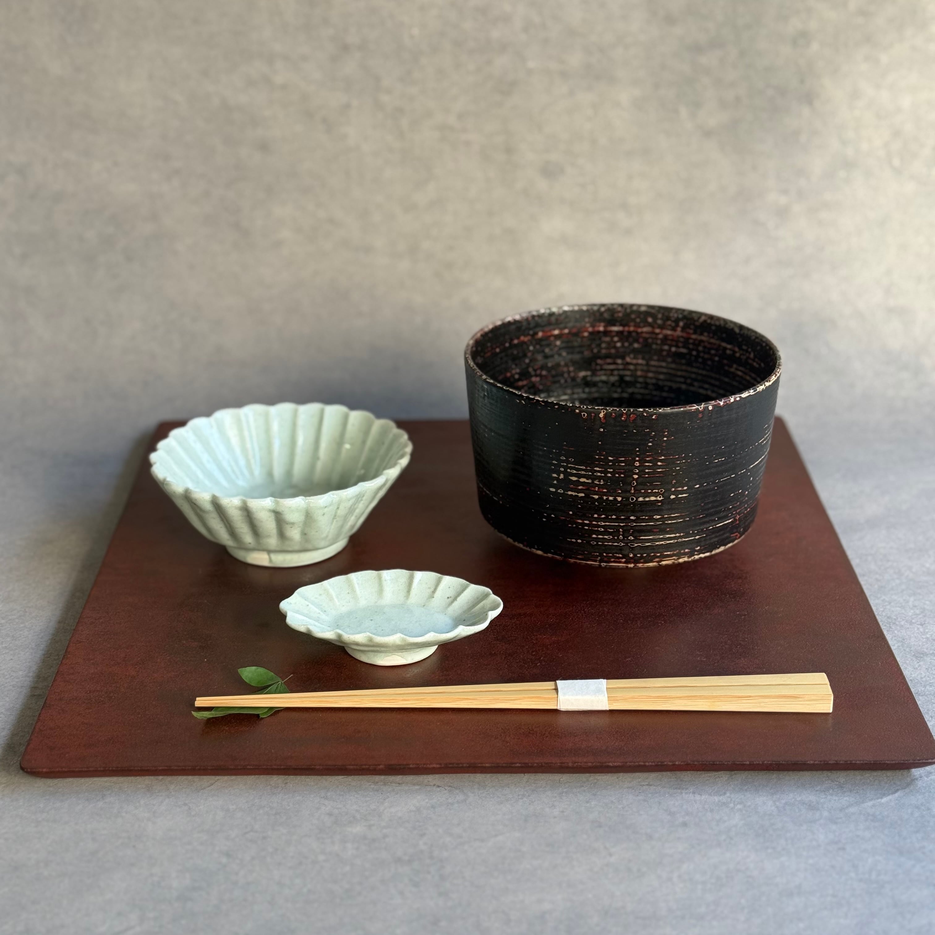 蒼い華器　与吉　チタン シリーズ以外・その他 【大感謝祭SALE】青華唐草 煮物鉢〈3個〉 波佐見