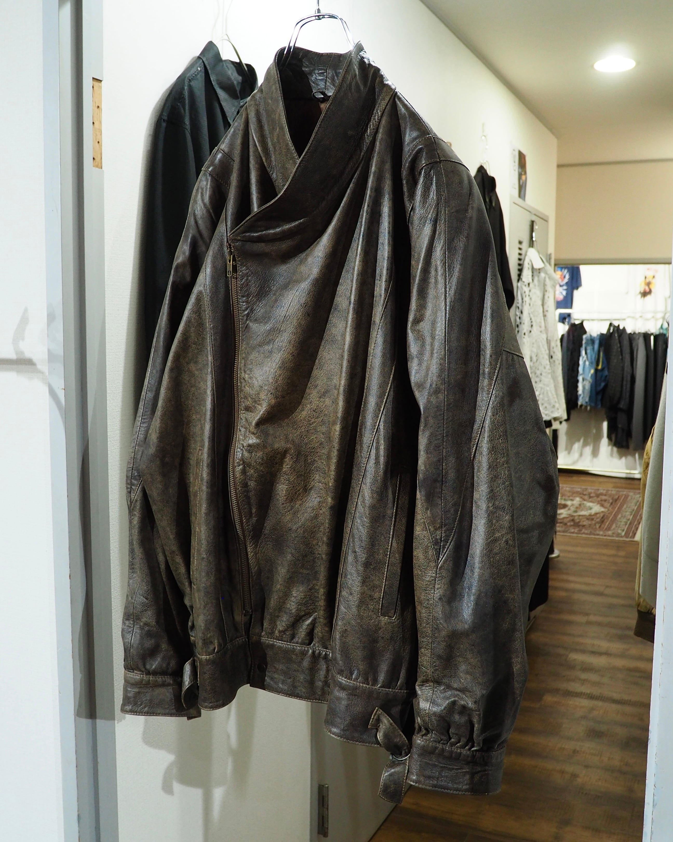 " Made in Italy - Vera Pelle " Unconventional Deformed Silhouette Vintage Leather Jacket