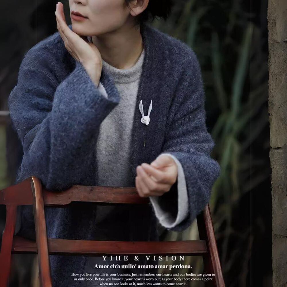 うさぎフェイスブローチ E00413 | EMMA GRAND