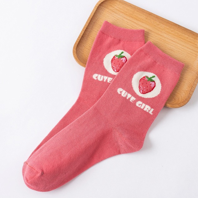 【お取り寄せ商品】22〜24cm 靴下 いちご柄ソックス
