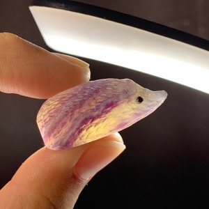 24.可愛い色合い☆フローライト ハリネズミ