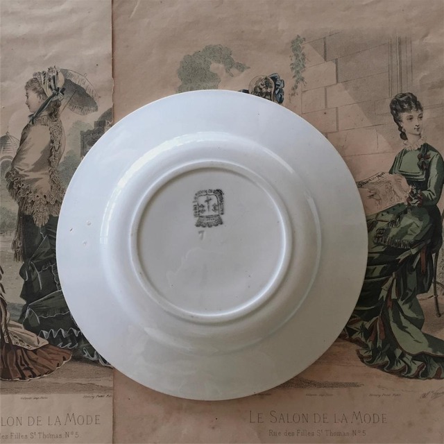 St Amand et Hamage 天使的婦人像のある皿b