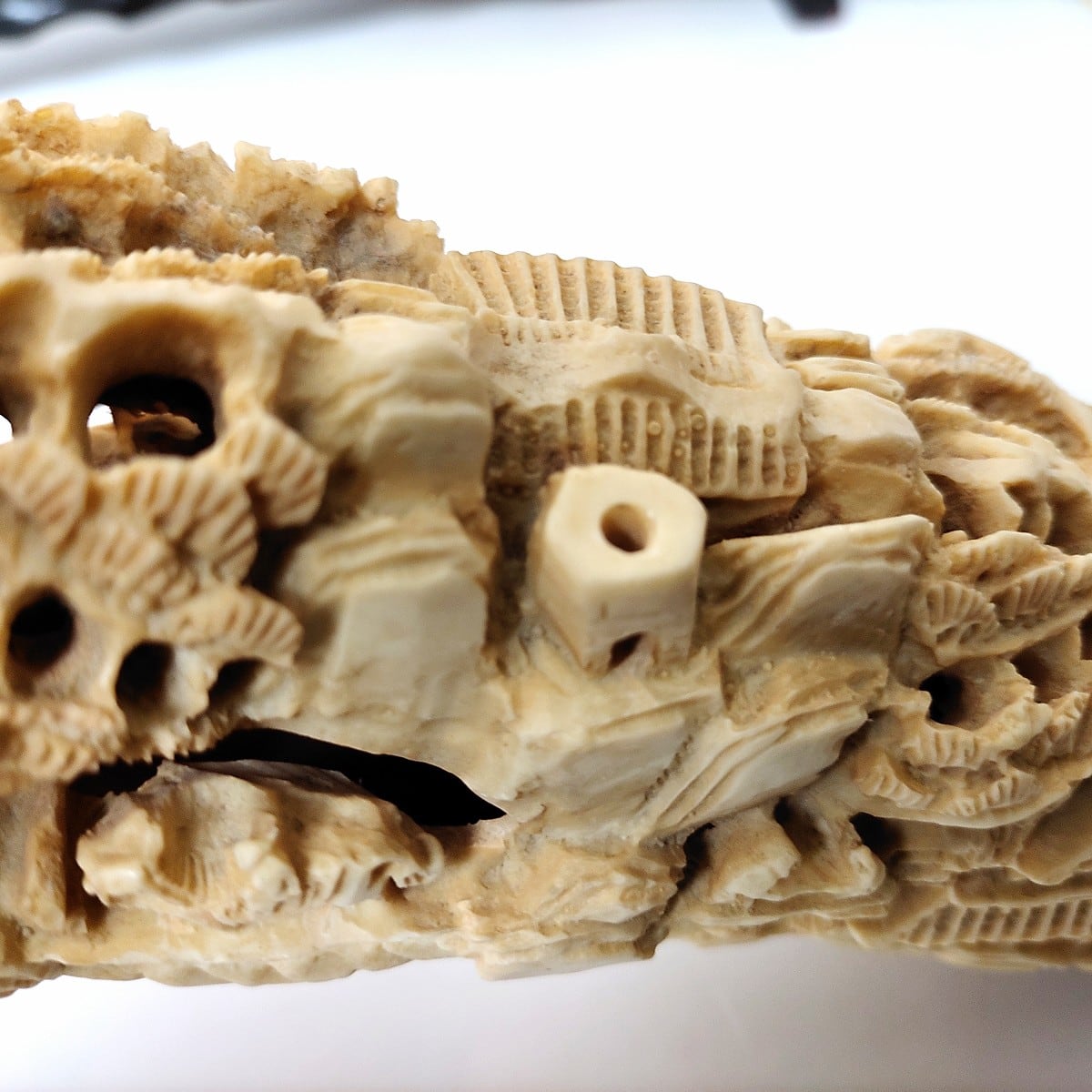象牙風彫刻・置物・インテリア・No.221229-17・梱包サイズ140