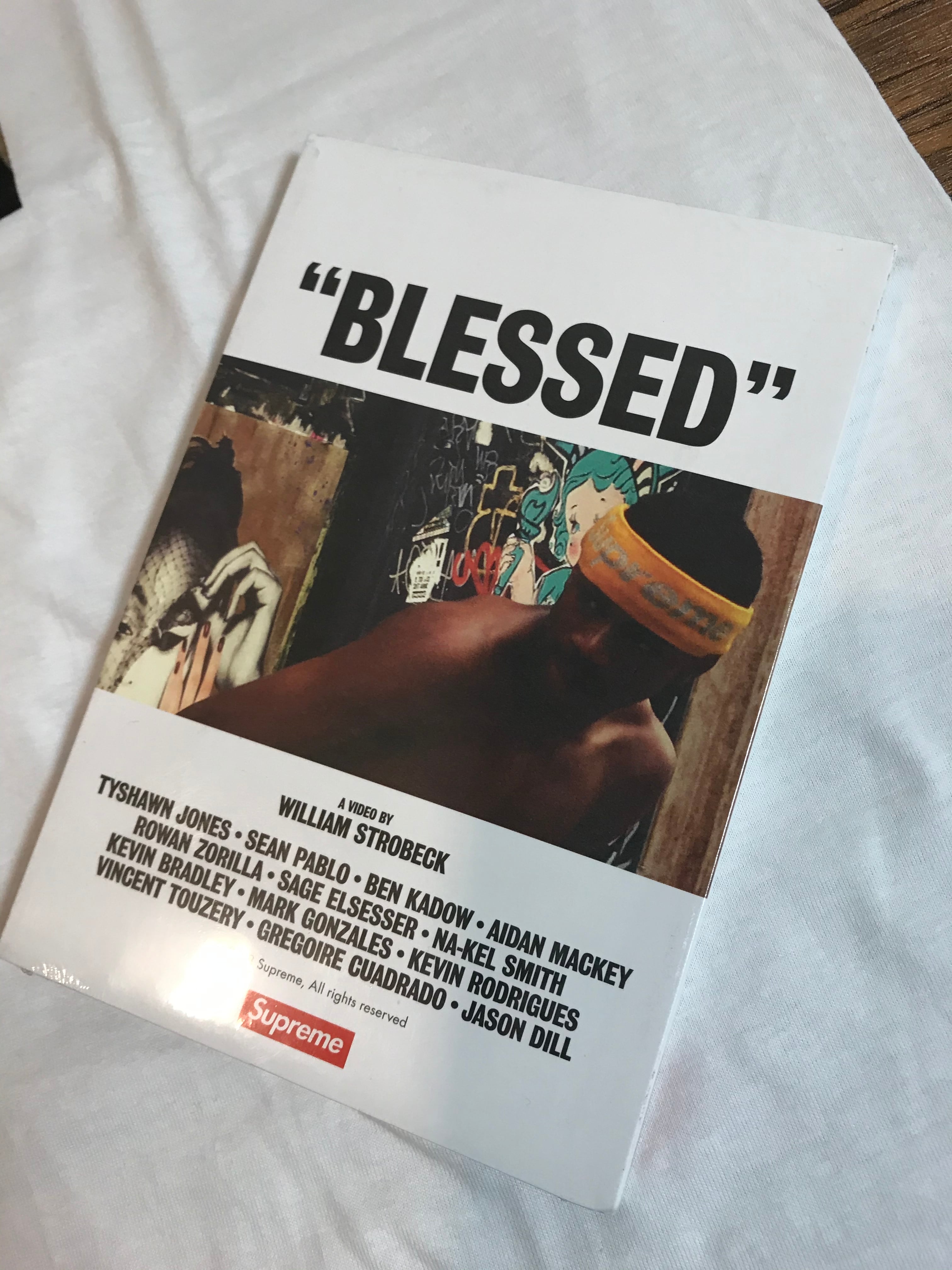 supreme blessed dvd + tee L