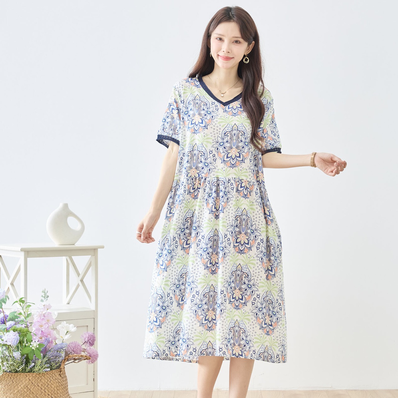 TRUBE フラワープリントVネックコットンワンピース【M~L】ホワイト