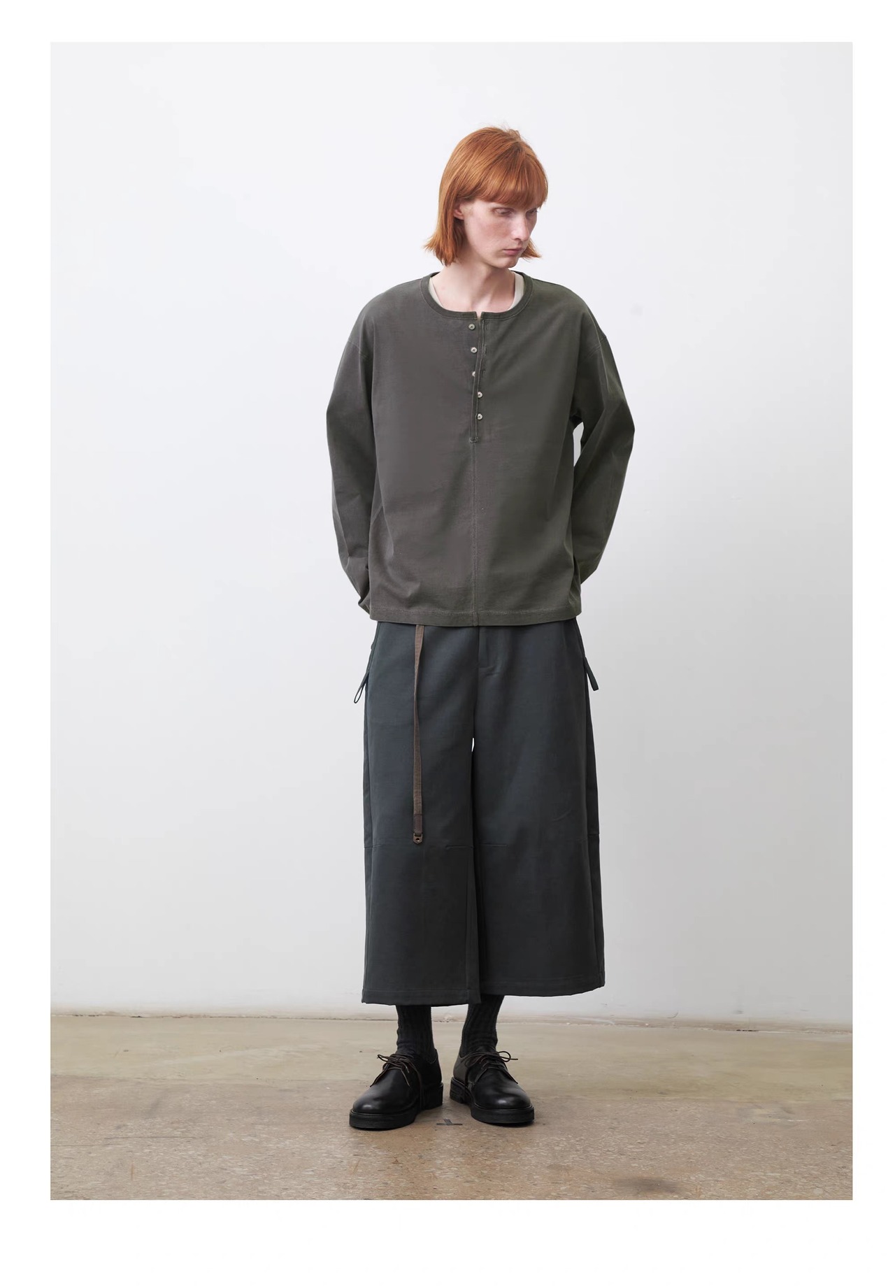 DECESOLO 26AW ウォッシュド ピグメントダイ ヘンリーネック Tシャツ