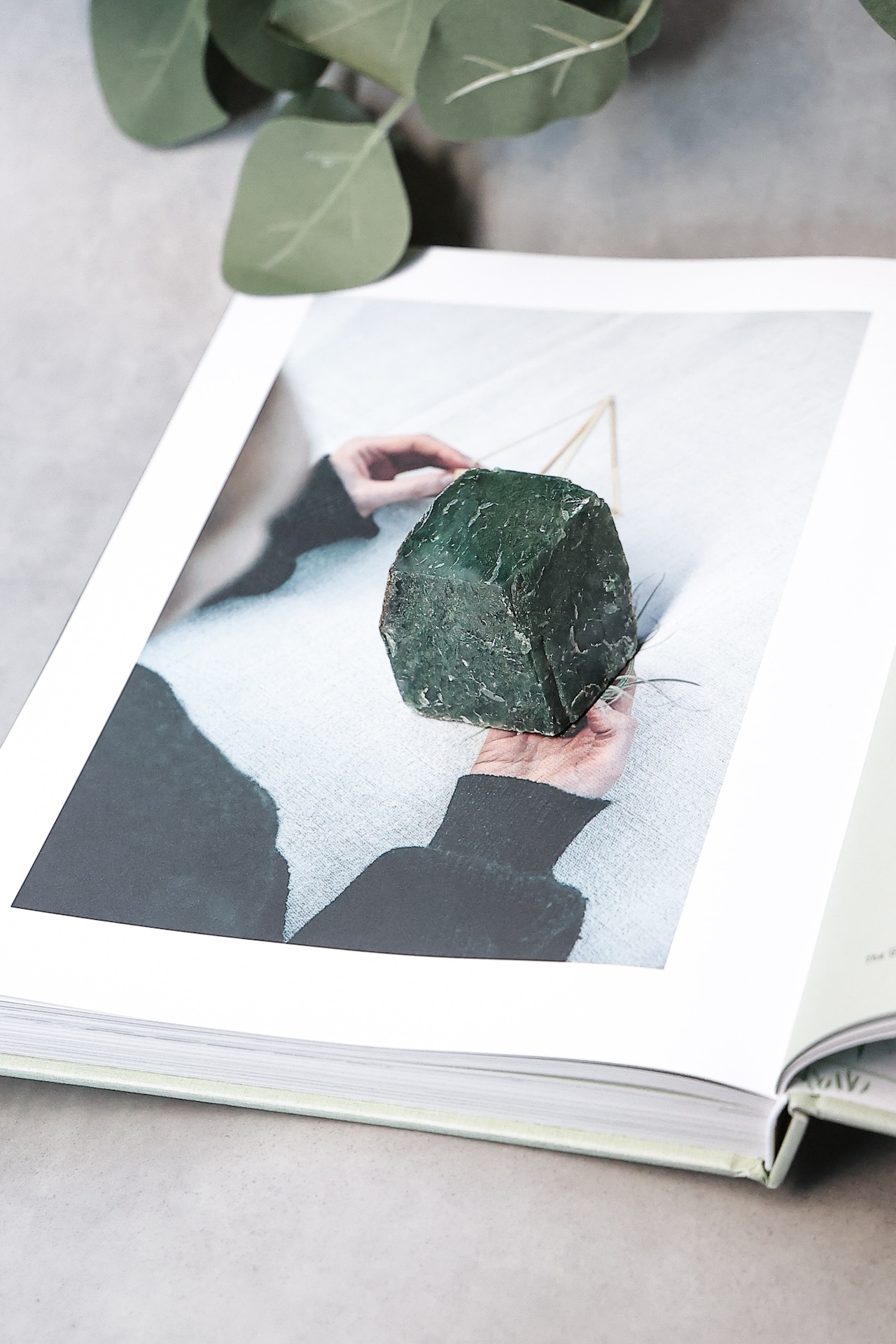 「森の欠けら」グリーンモスカルサイト | Green Moss Calcite ◇ 天然石・鉱物・パワーストーン・原石 | st00166