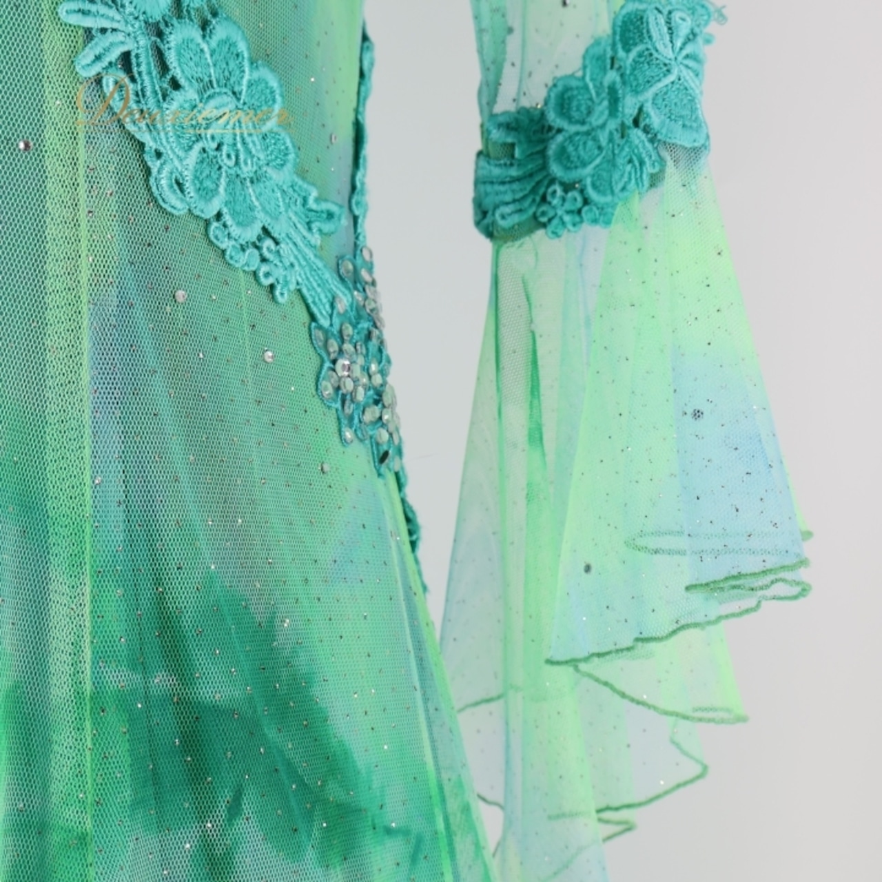 社交ダンス 衣装 ワンピース ドレス グリーン系 ブルー系 ダンスファッションピア dance fashion pier 黄緑 エメラルドグリーン 水色 青 レース グラデーション パーティ 発表会 ダンス フェミニン パフォーマンス 大人 女性用 きれい