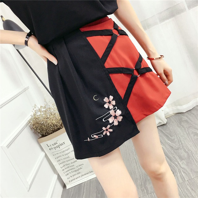 ボトムス レディース スカート ミニ ひざ上 フレア 花柄 クロスデザイン かっこいい ハイウエスト カジュアル 大人 オールシーズン Adono アドゥーノ