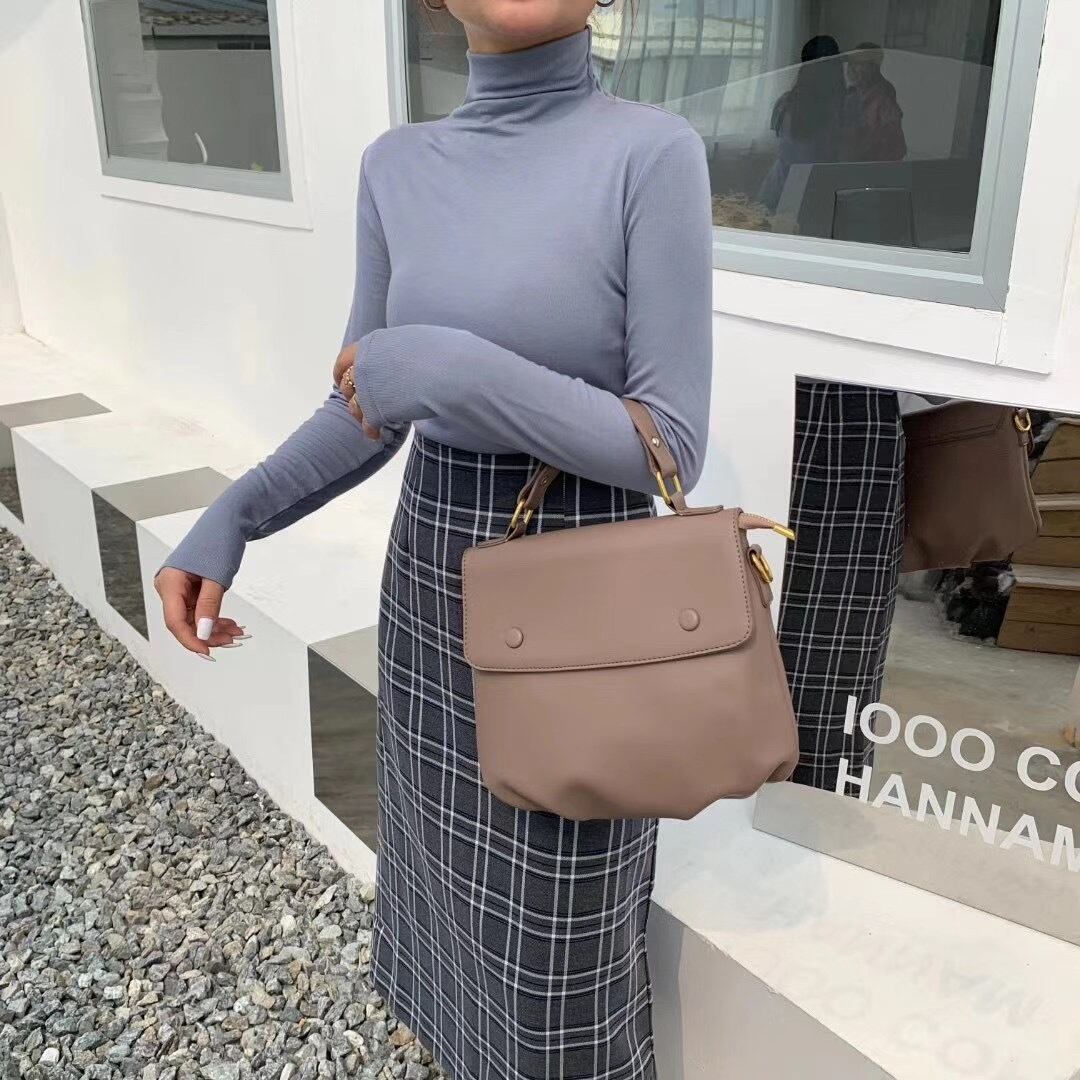 フラップハンドバッグ