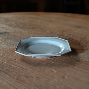 プレート　M〈 陶器・食器・セラミック・カフェ什器・アクセサリートレイ〉