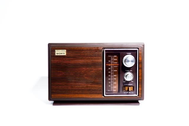 1980 sony am/fm radio