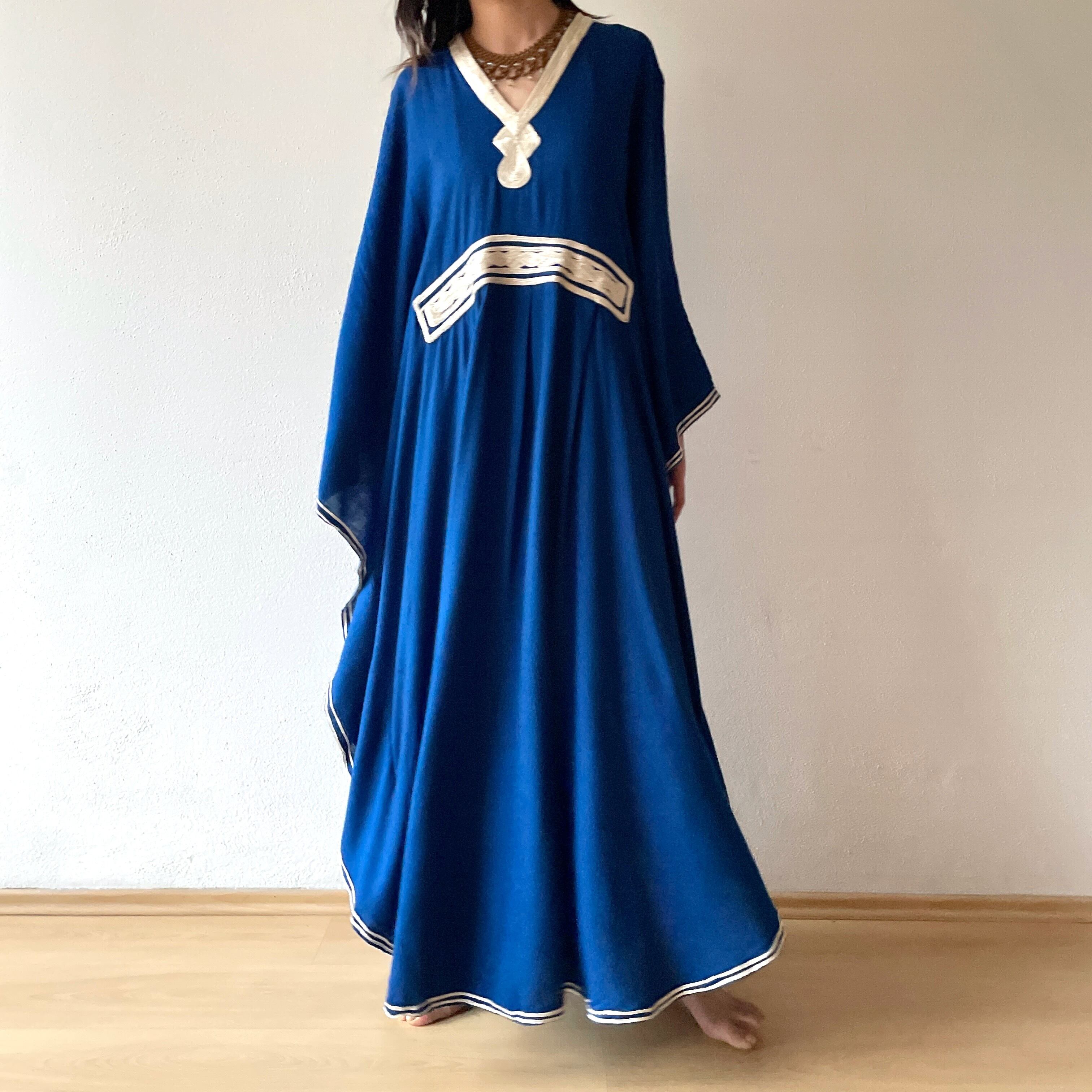 blue and white caftan