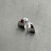 smooth curve motif earring/silver