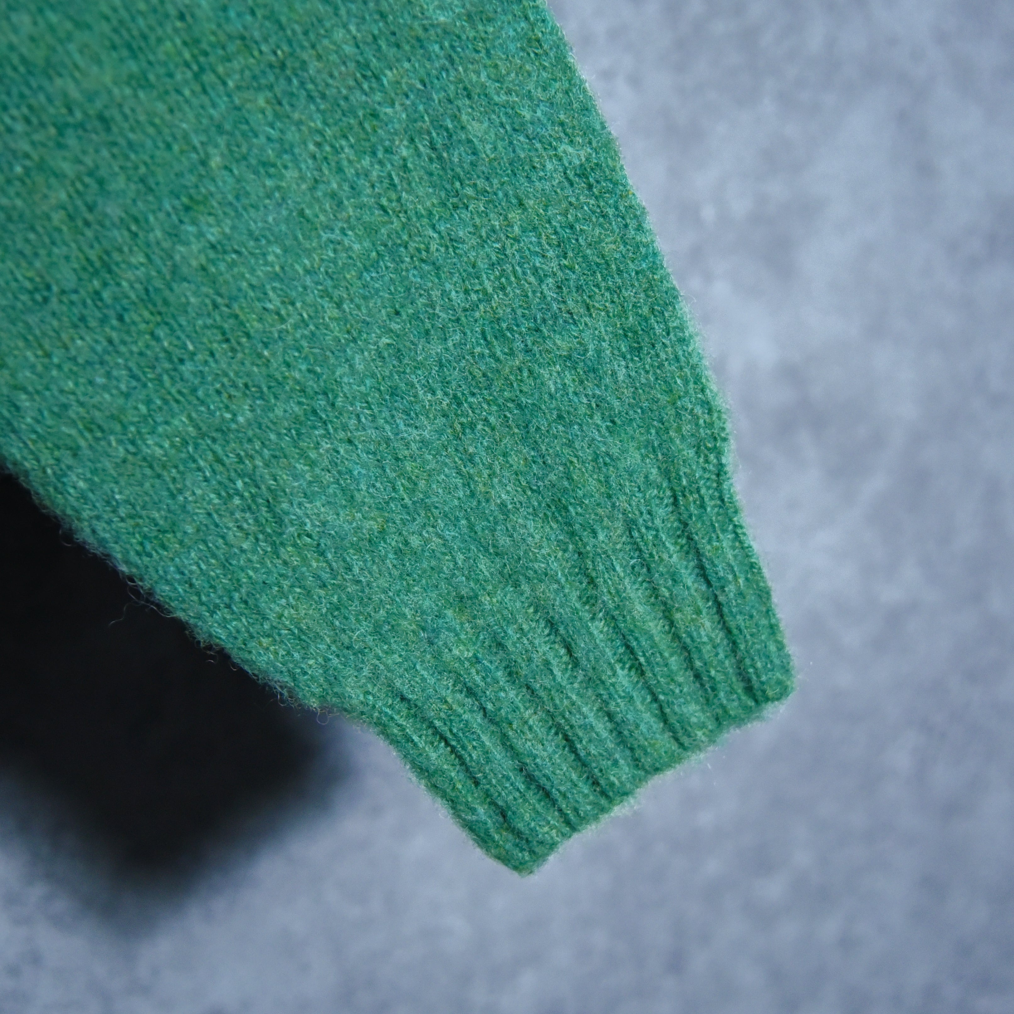 BRICK Shaggy Dog Shetland Wool Knit Sweater Crew Neck EVER GREEN BRICK Shaggy Dog Shetland Wool Knit Sweater Crew Neck EVER GREEN