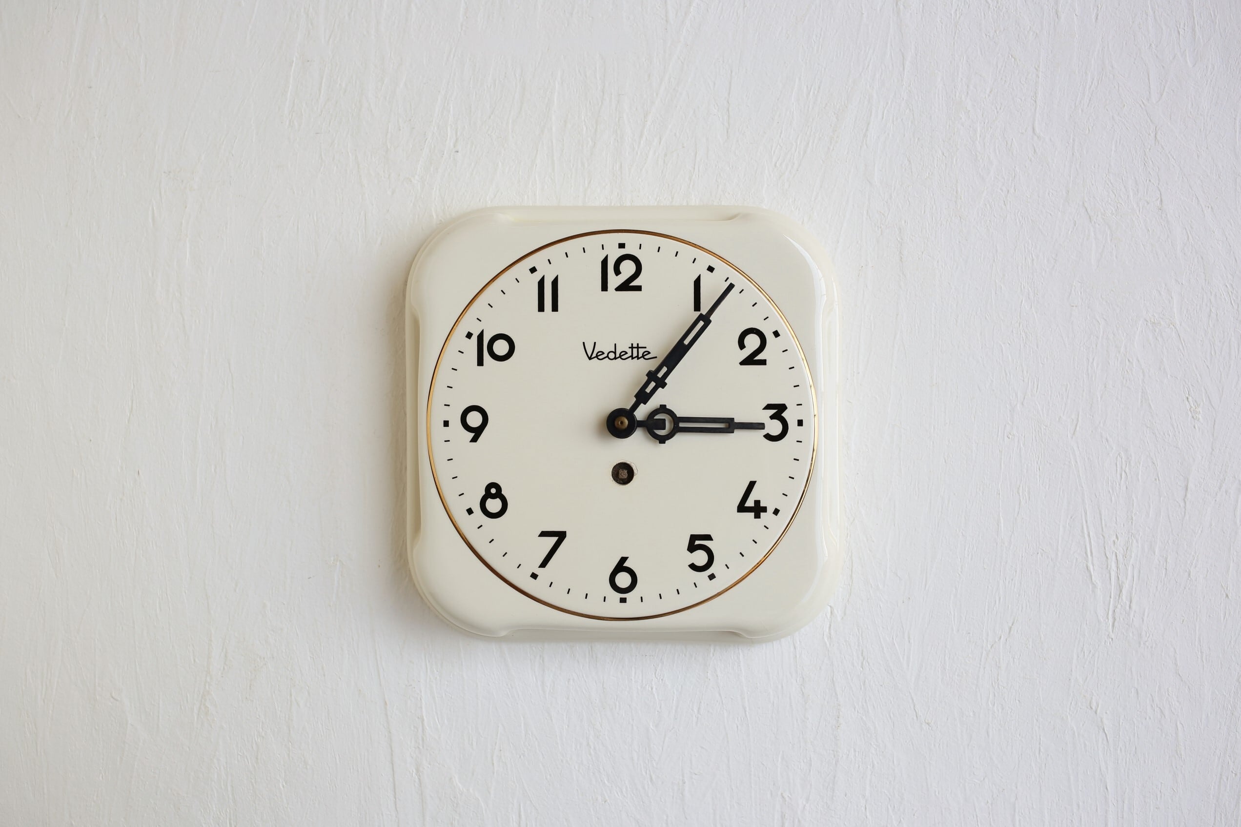 フランス アンティーク ヴィンテージ VEDETTE 陶器 壁掛け時計 アイボリー小 (スイープ式電池クォーツ交換済) N-03445