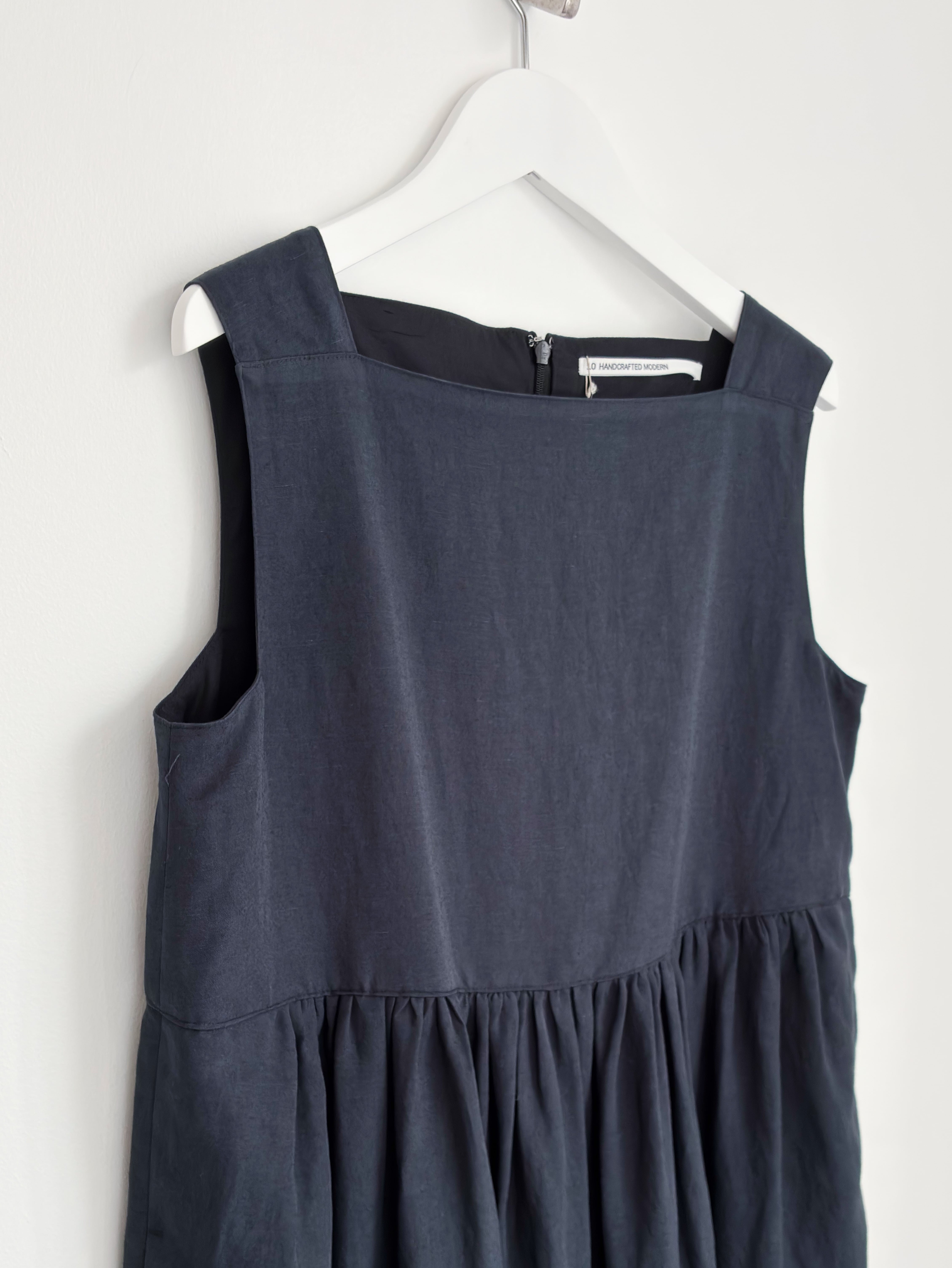 TENNE HANDCRAFTED MODERN viscose no sleeve cocon dress / d.navy