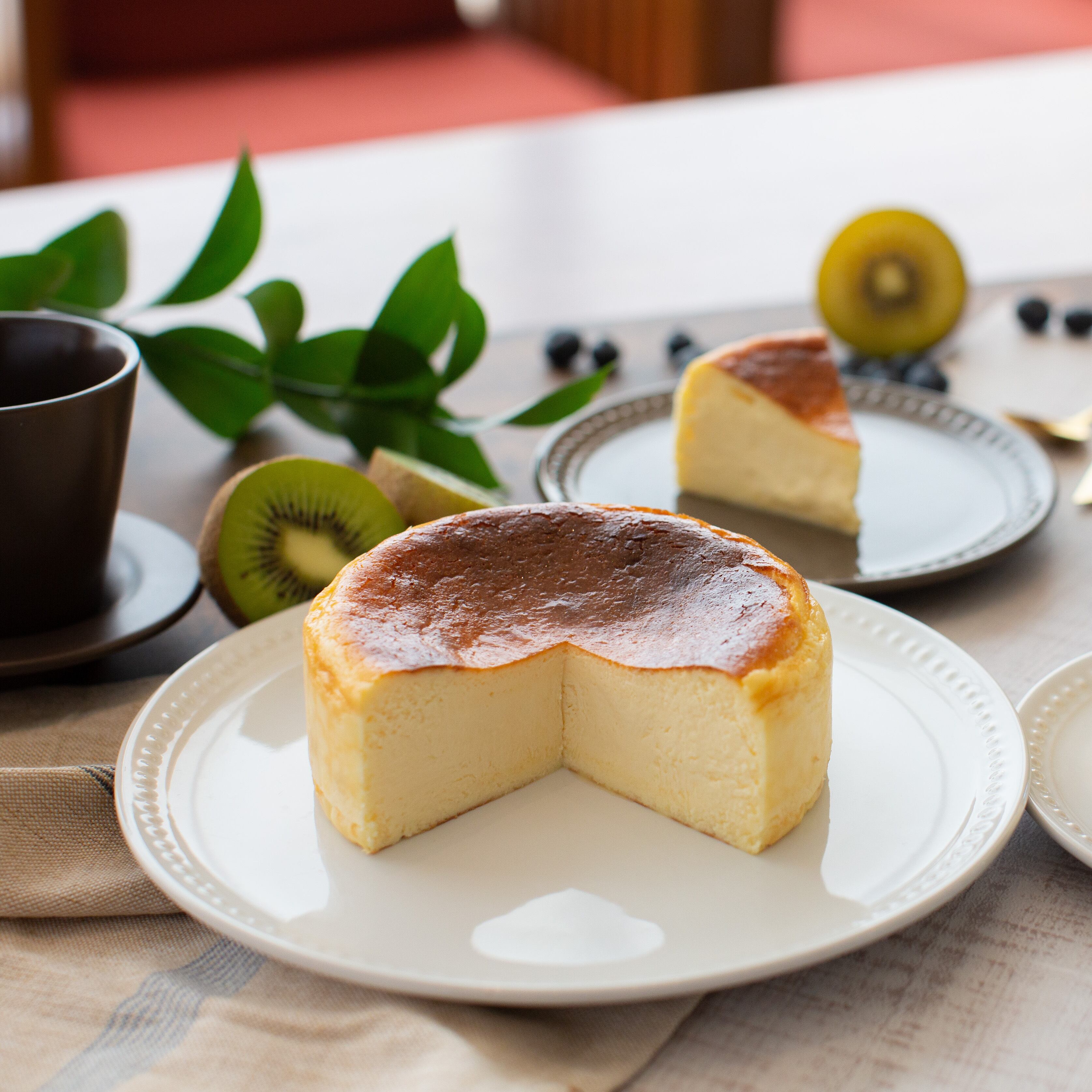 しおバス とけだすバスクチーズケーキ塩味 ホールケーキ15cm パティスリーベル お取り寄せスイーツ チーズケーキ専門店 こだわりのバスクチーズケーキ