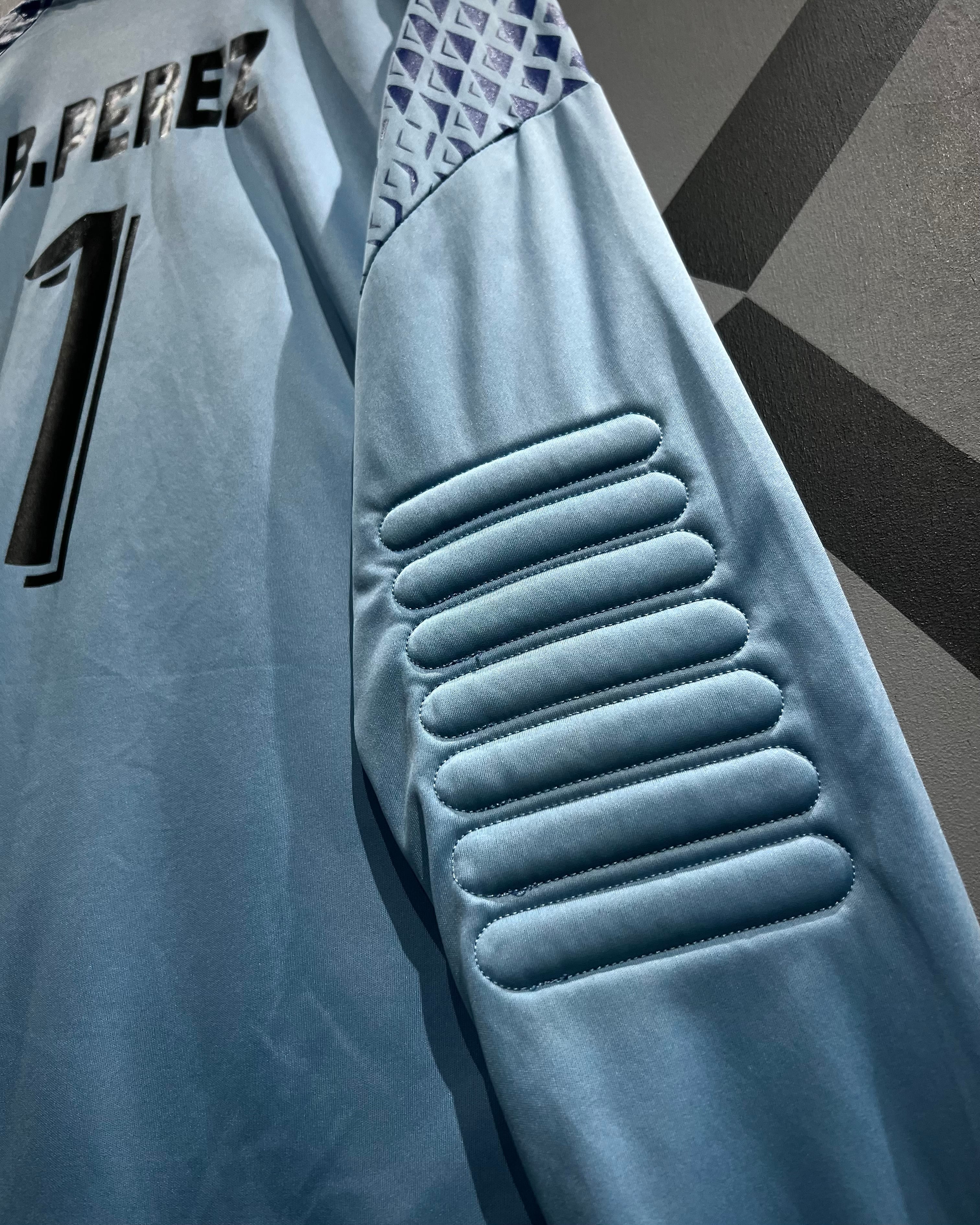 X VINTAGE】Geometric Switching Vintage Goalkeeper Shirt | Caka